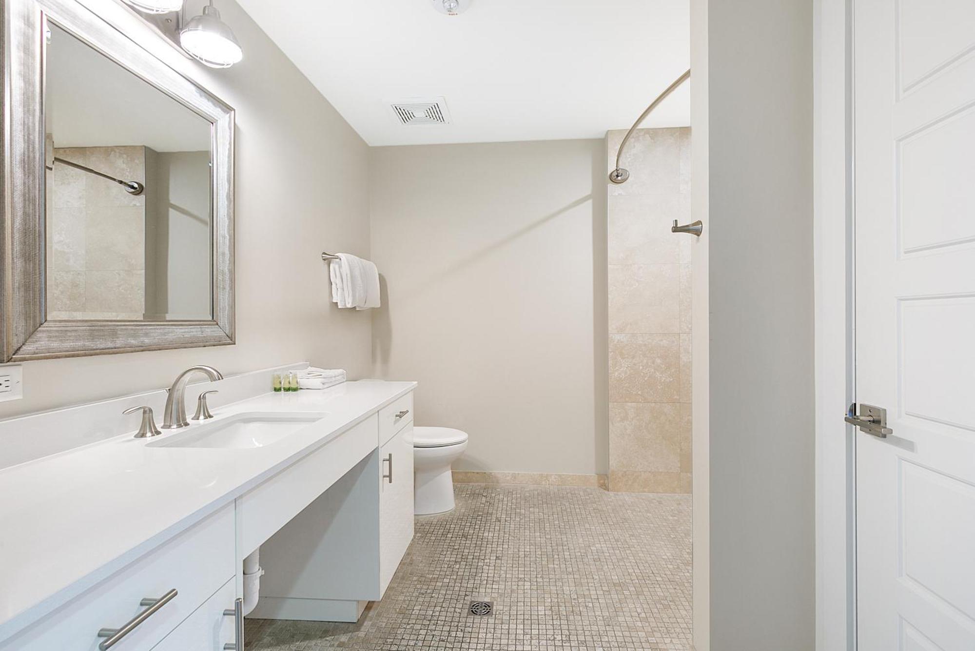Spacious 4b Oasis Steps From French Quarter - Your Nola Dream Awaits!