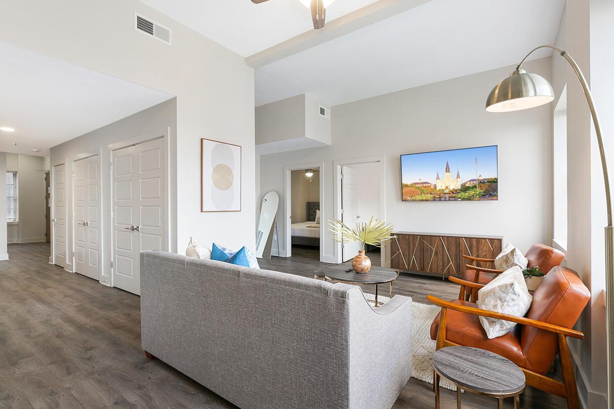 Spacious 4b Oasis Steps From French Quarter - Your Nola Dream Awaits! Apartment