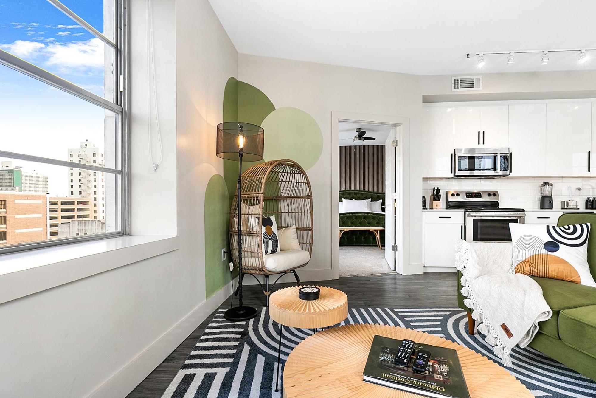 Luxury 2-bedroom Steps Away From The French Quarter * New Orleans
