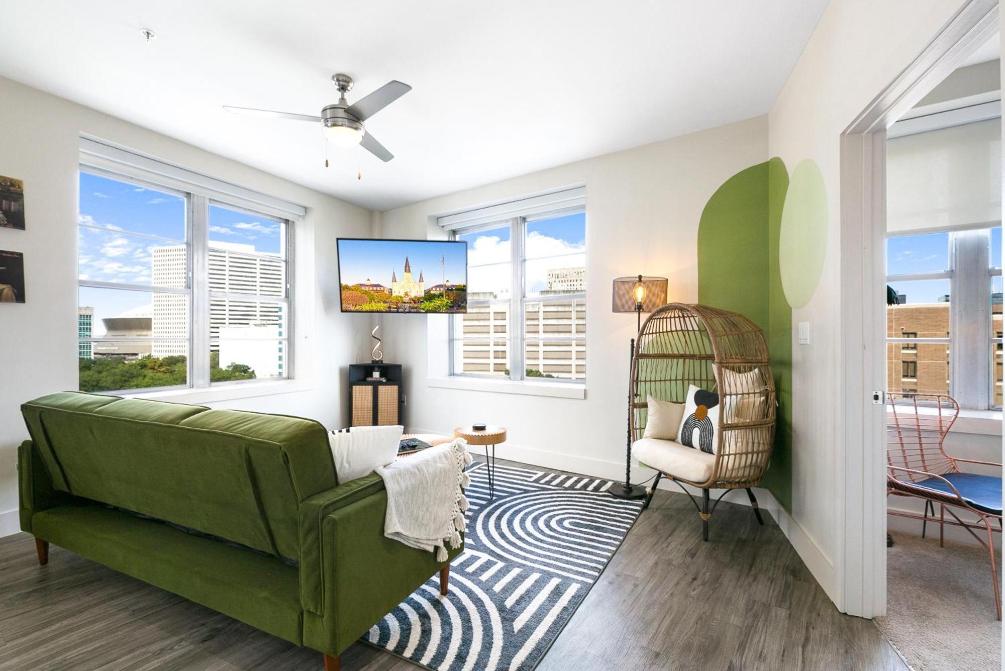 Luxury 2-bedroom Steps Away From The French Quarter *