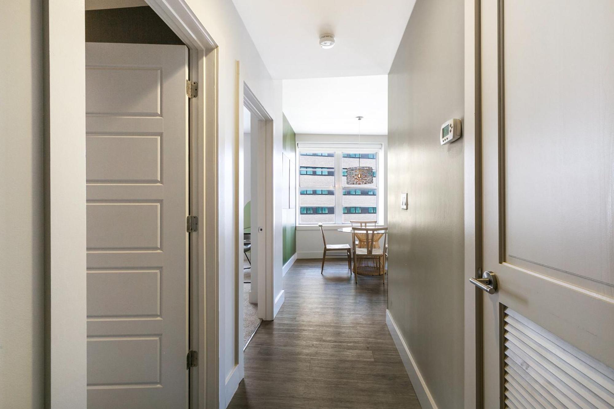 Luxury 2-bedroom Steps Away From The French Quarter