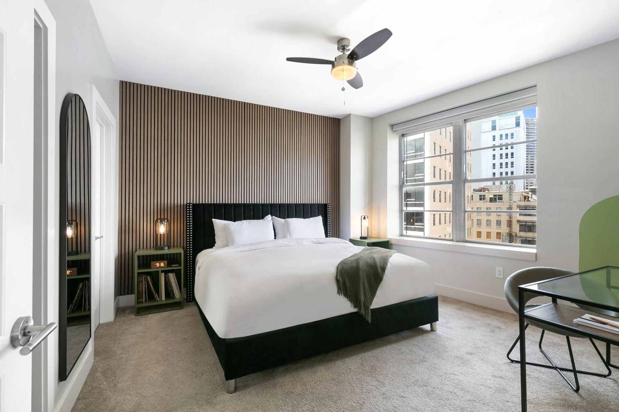 Luxury 2-bedroom Steps Away From The French Quarter Apartment