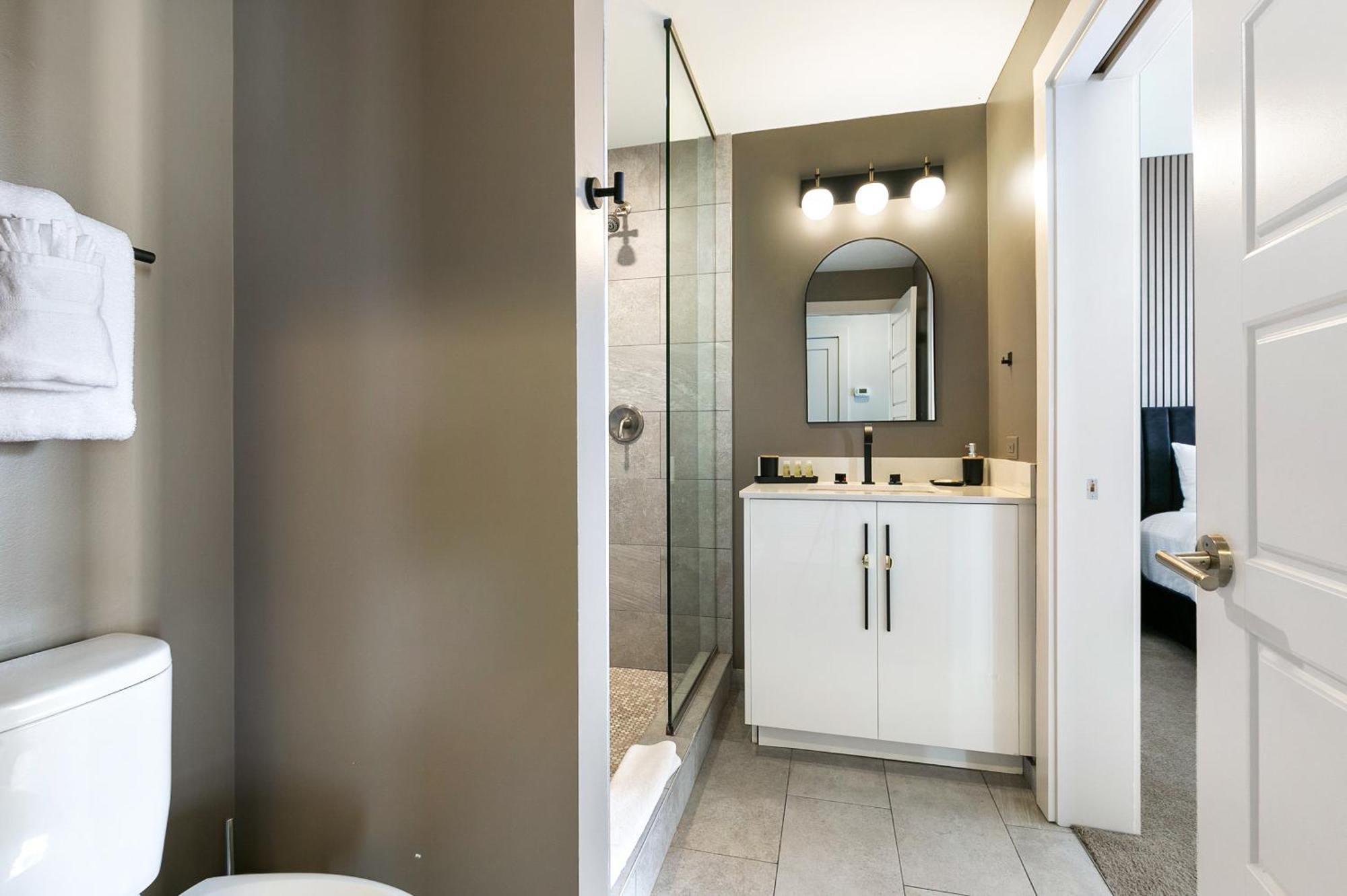 Apartment Luxury 2-bedroom Steps Away From The French Quarter *
