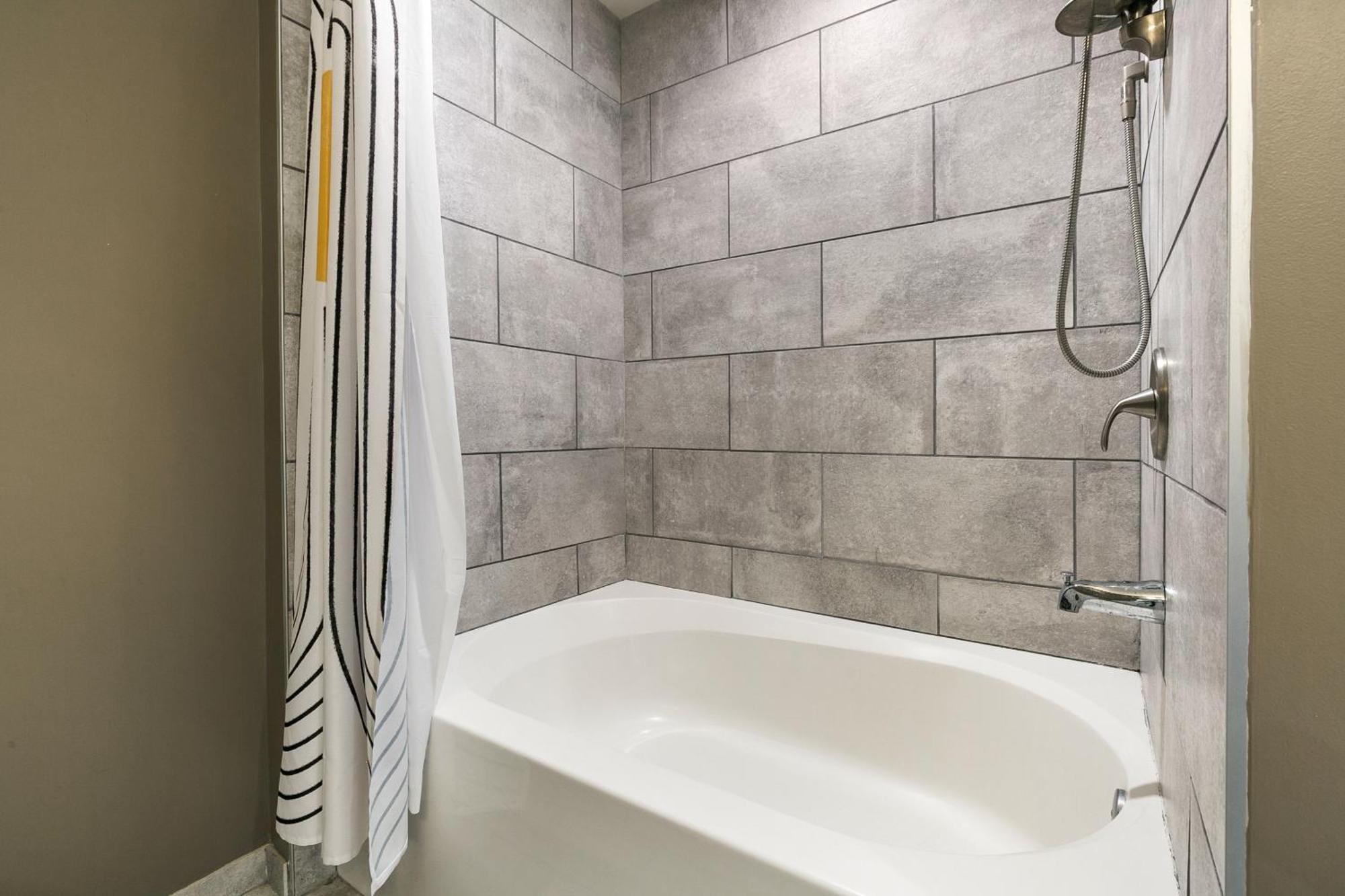 Luxury 2-bedroom Steps Away From The French Quarter Apartment New Orleans
