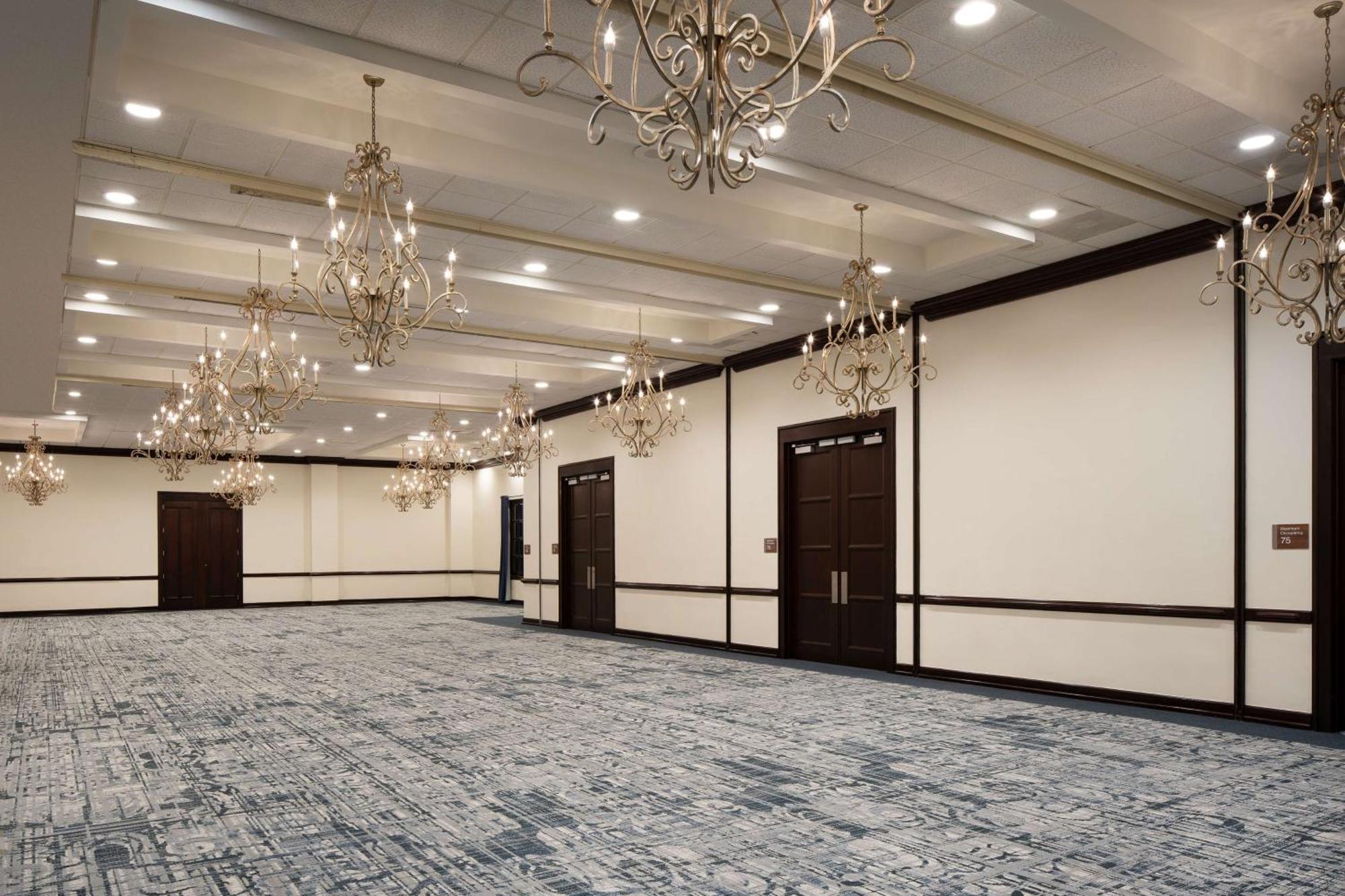 Embassy By Hilton Convention Center 3*