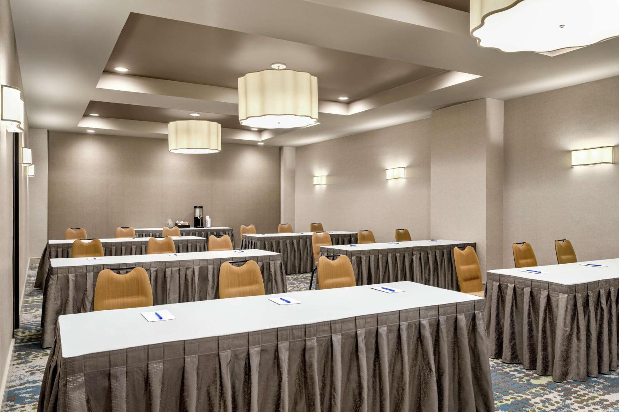 Hampton Downtown / French Quarter Area Hotel New Orleans