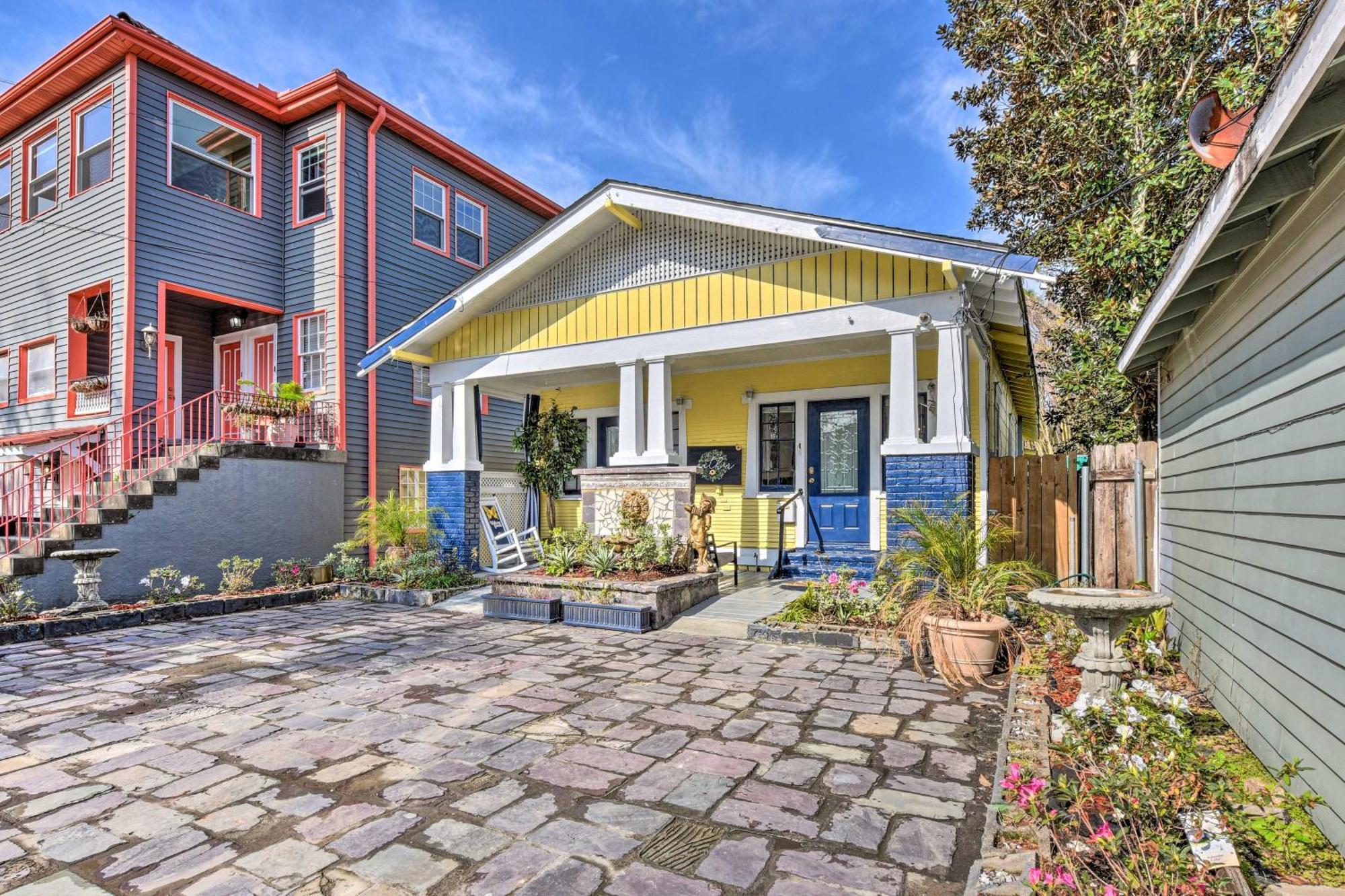 Holiday home Glam Vacation With Deck! *