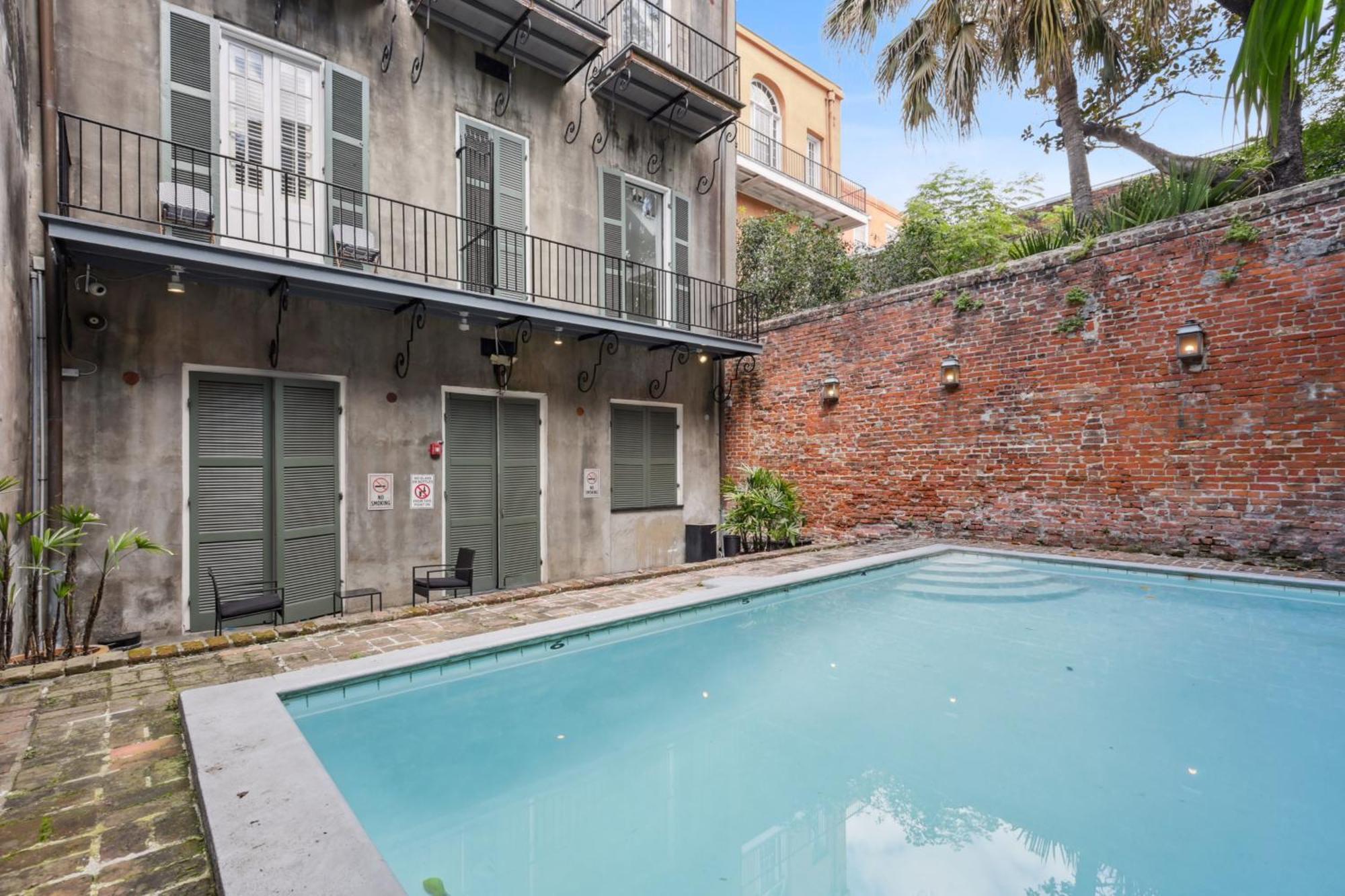 Roami At St. Helene Apartment New Orleans