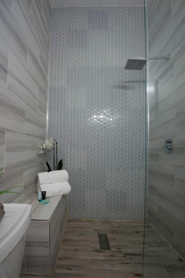 5 Bedroom - Sleeps 8! Steps From Bourbon Street! Villa