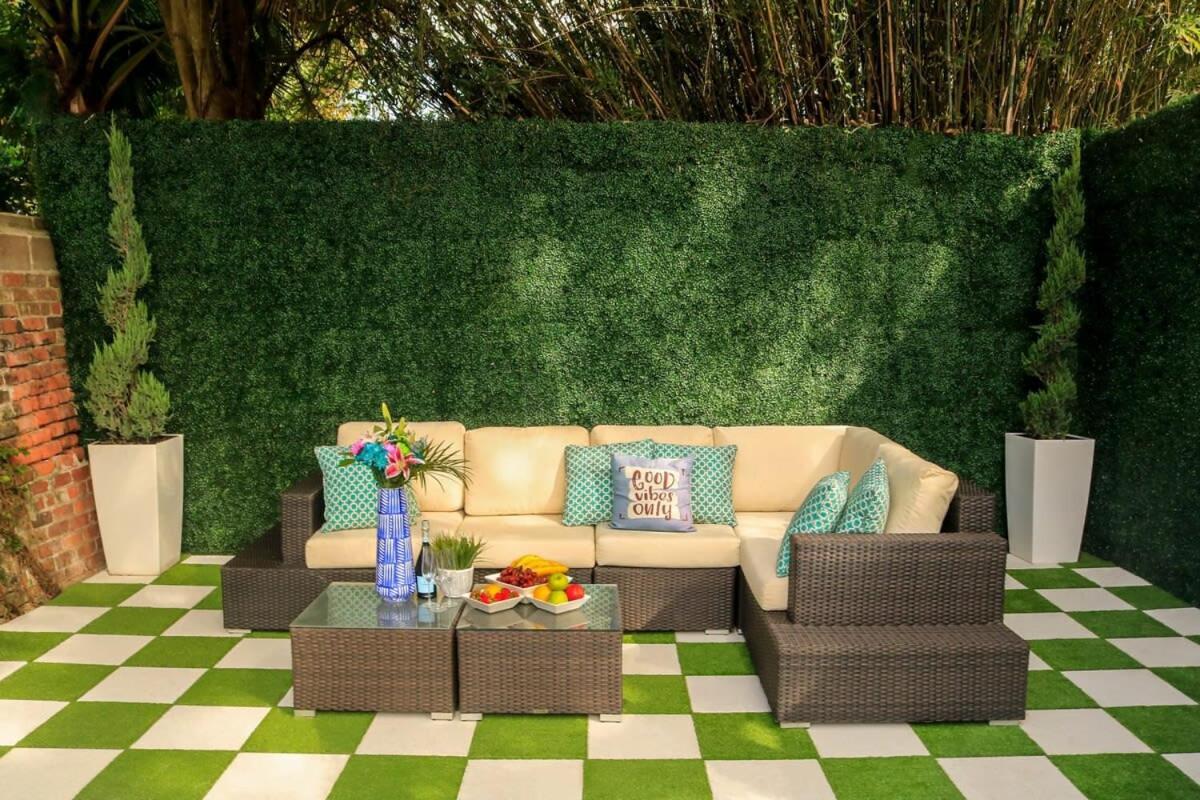 5 Bedroom - Sleeps 8! Steps From Bourbon Street! New Orleans