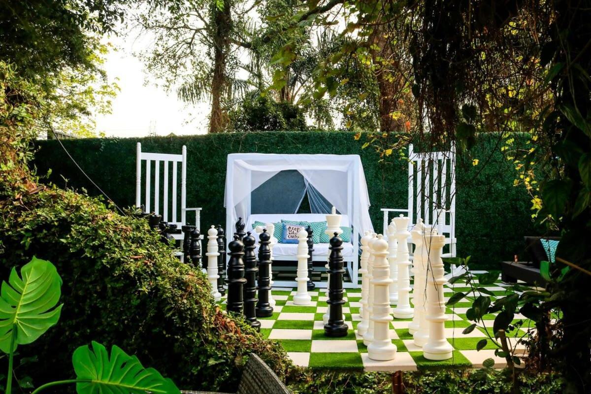 5 Bedroom - Sleeps 8! Steps From Bourbon Street! Villa New Orleans