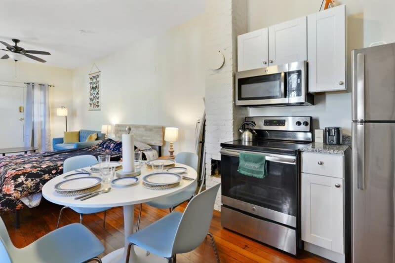 Fabulous Franklin Steps From St Claude Ave Holiday home *