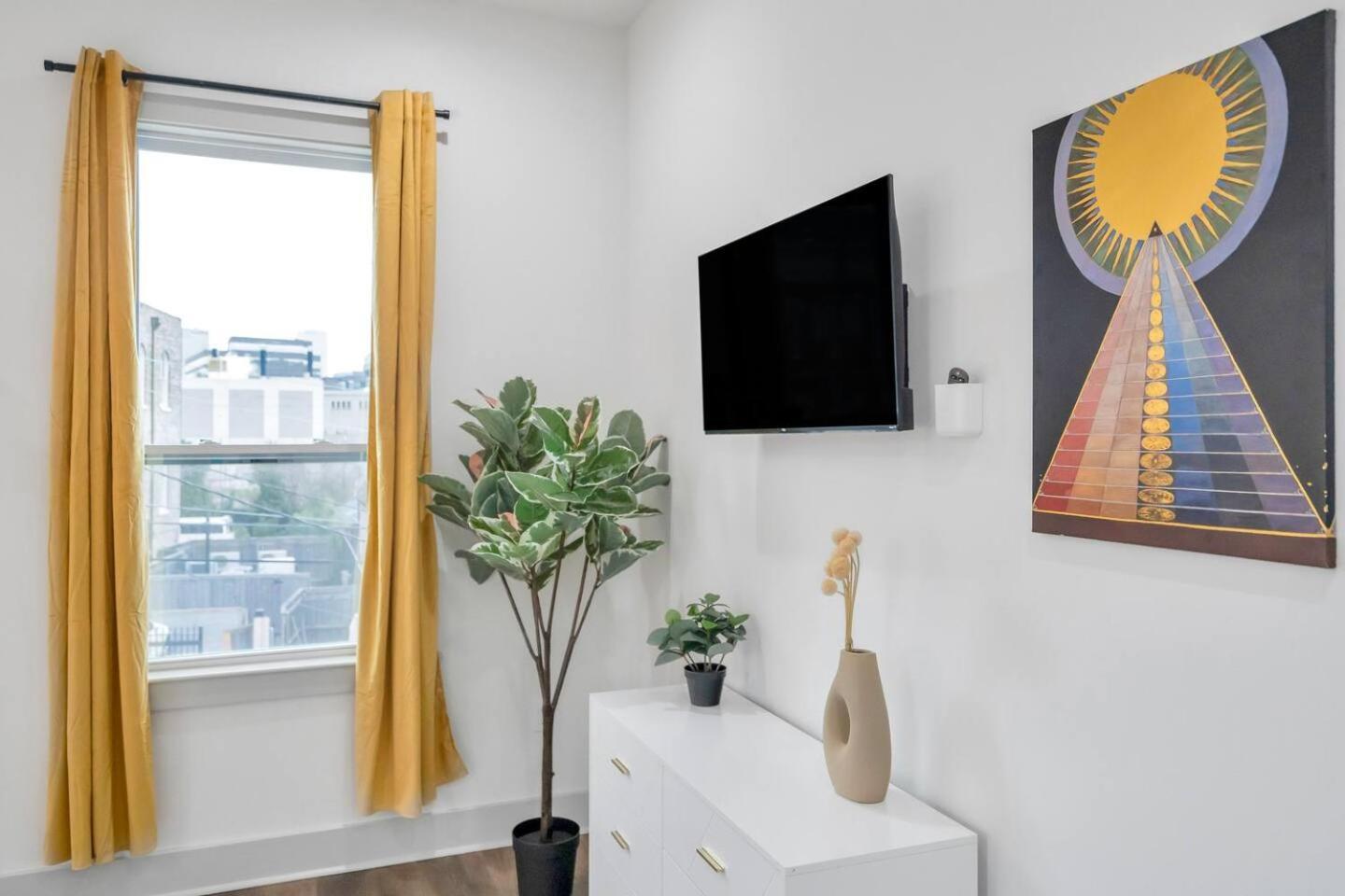 Luxe 3br Huge Backyard & Balcony, Walk To Dome New Orleans
