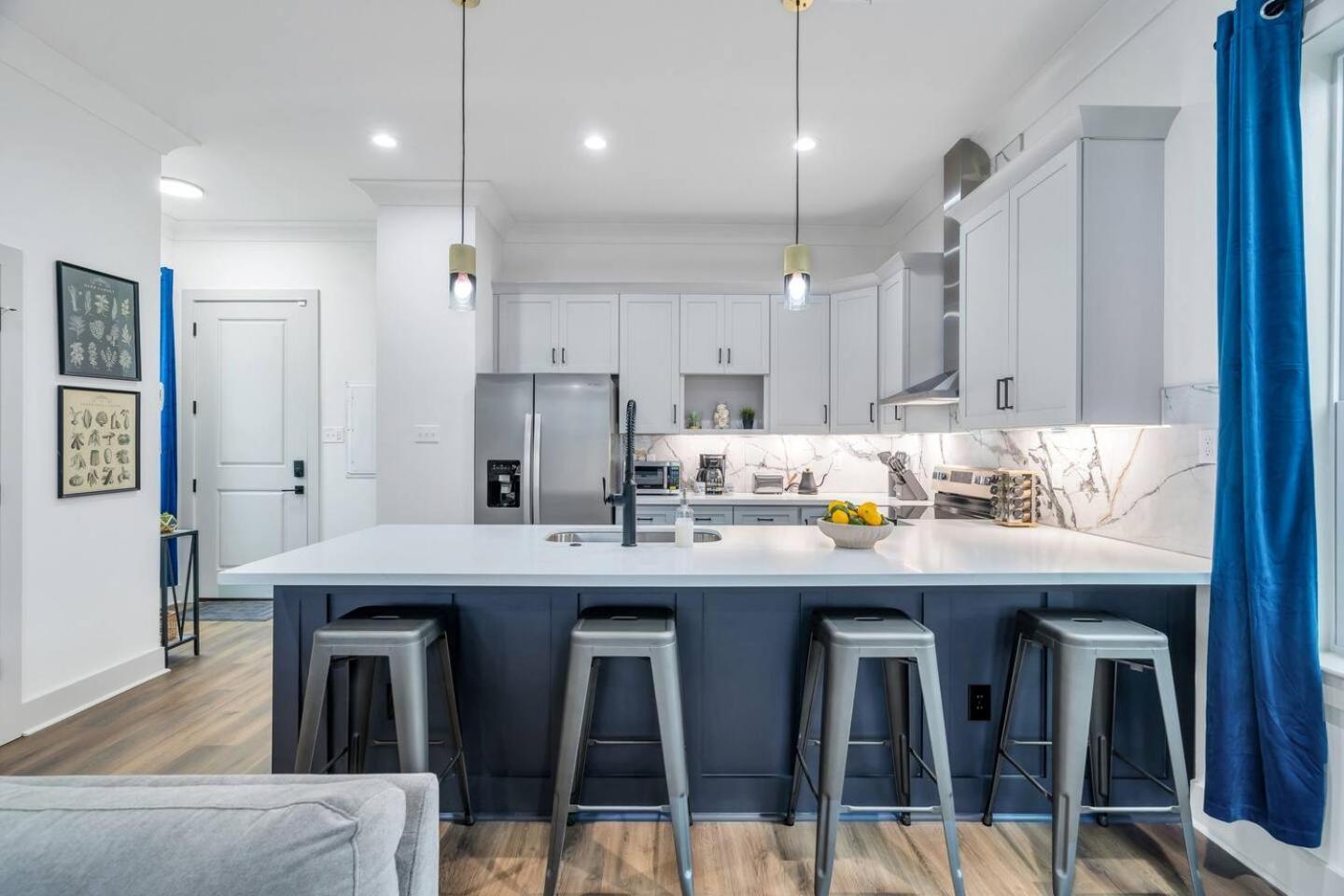 Luxe 3br Huge Backyard & Balcony, Walk To Dome * New Orleans