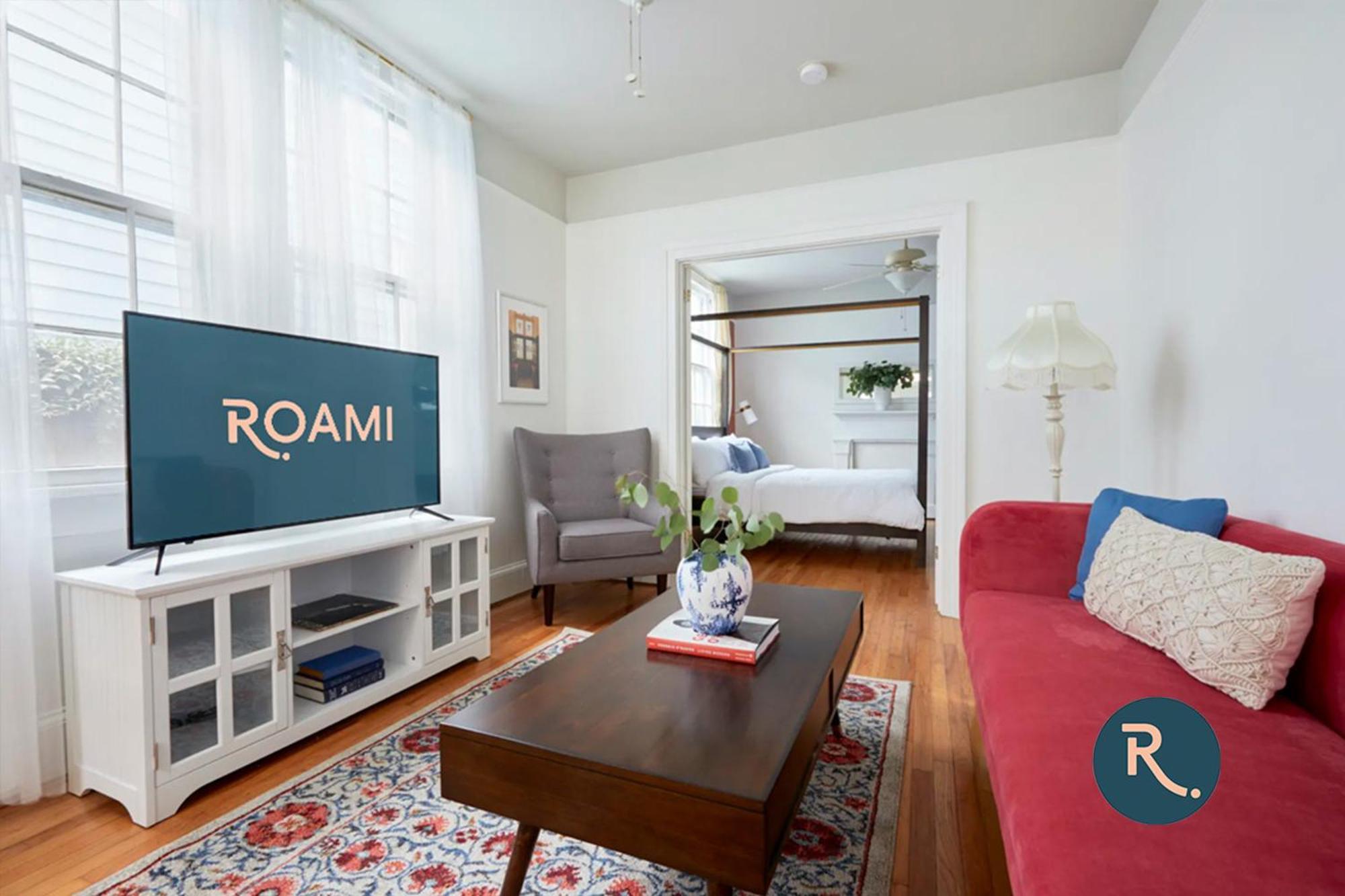 Roami At The Mandeville Apartment