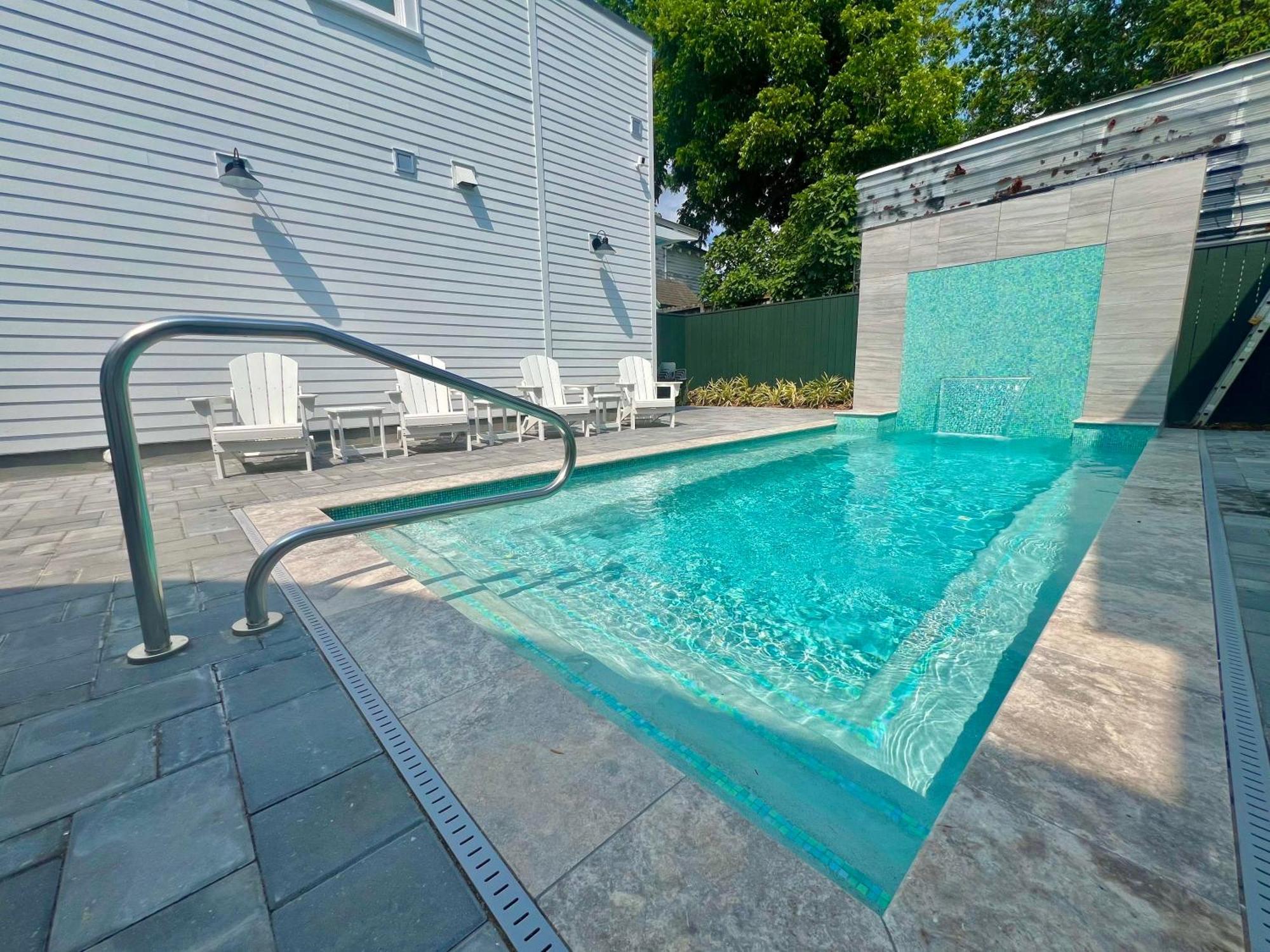 The Moon Quonset Hut Vacation Heated & Chilled Pool Holiday home New Orleans