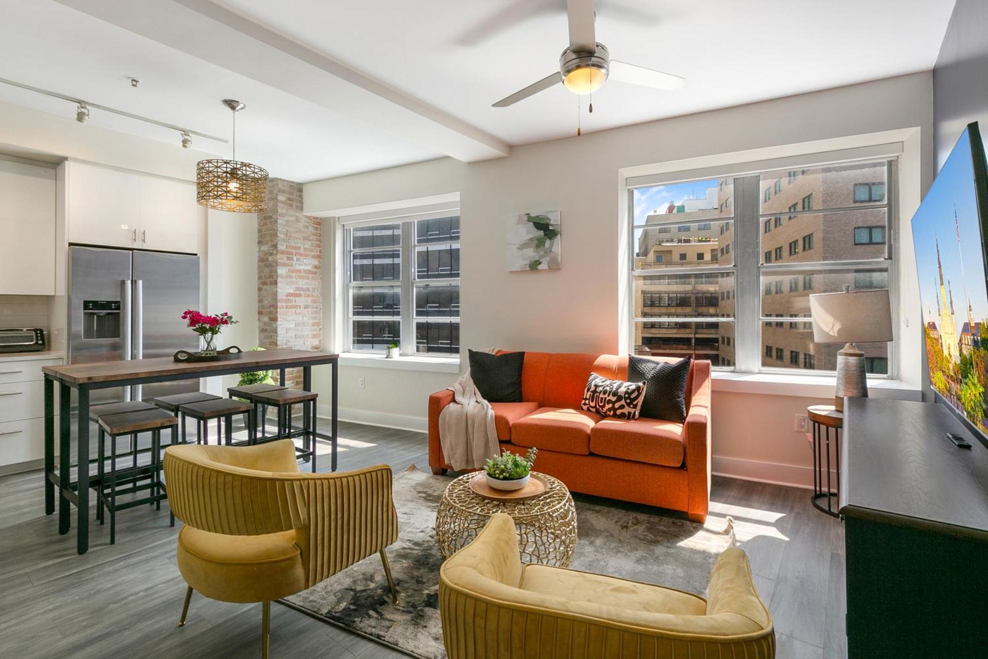Nola Charm - Luxury 4-bed Retreat Steps From French Quarter Apartment *