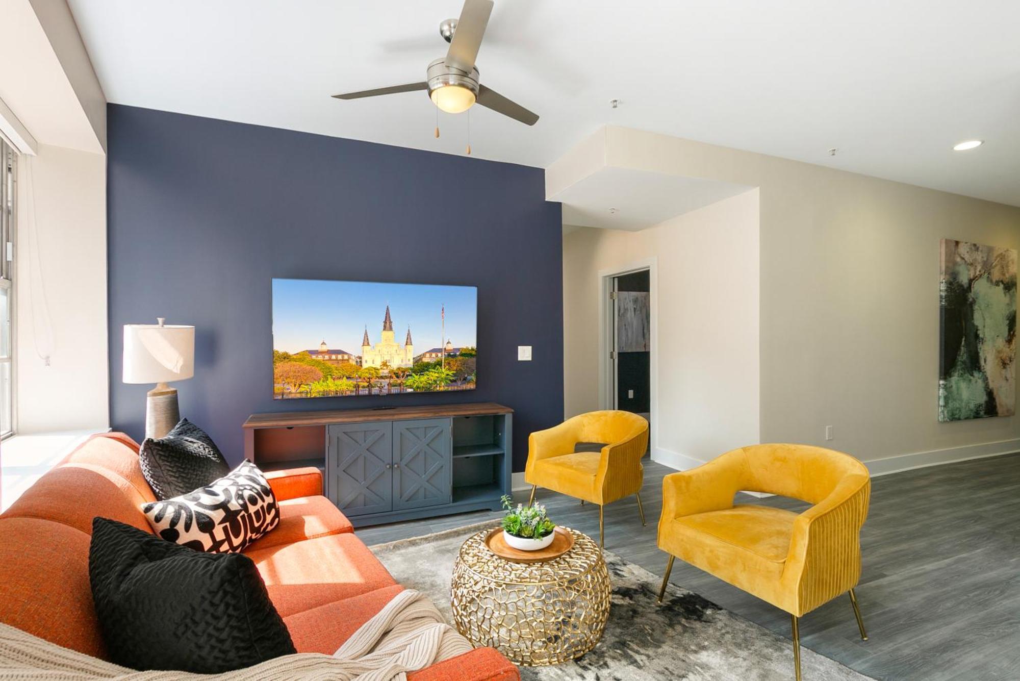 Nola Charm - Luxury 4-bed Retreat Steps From French Quarter *