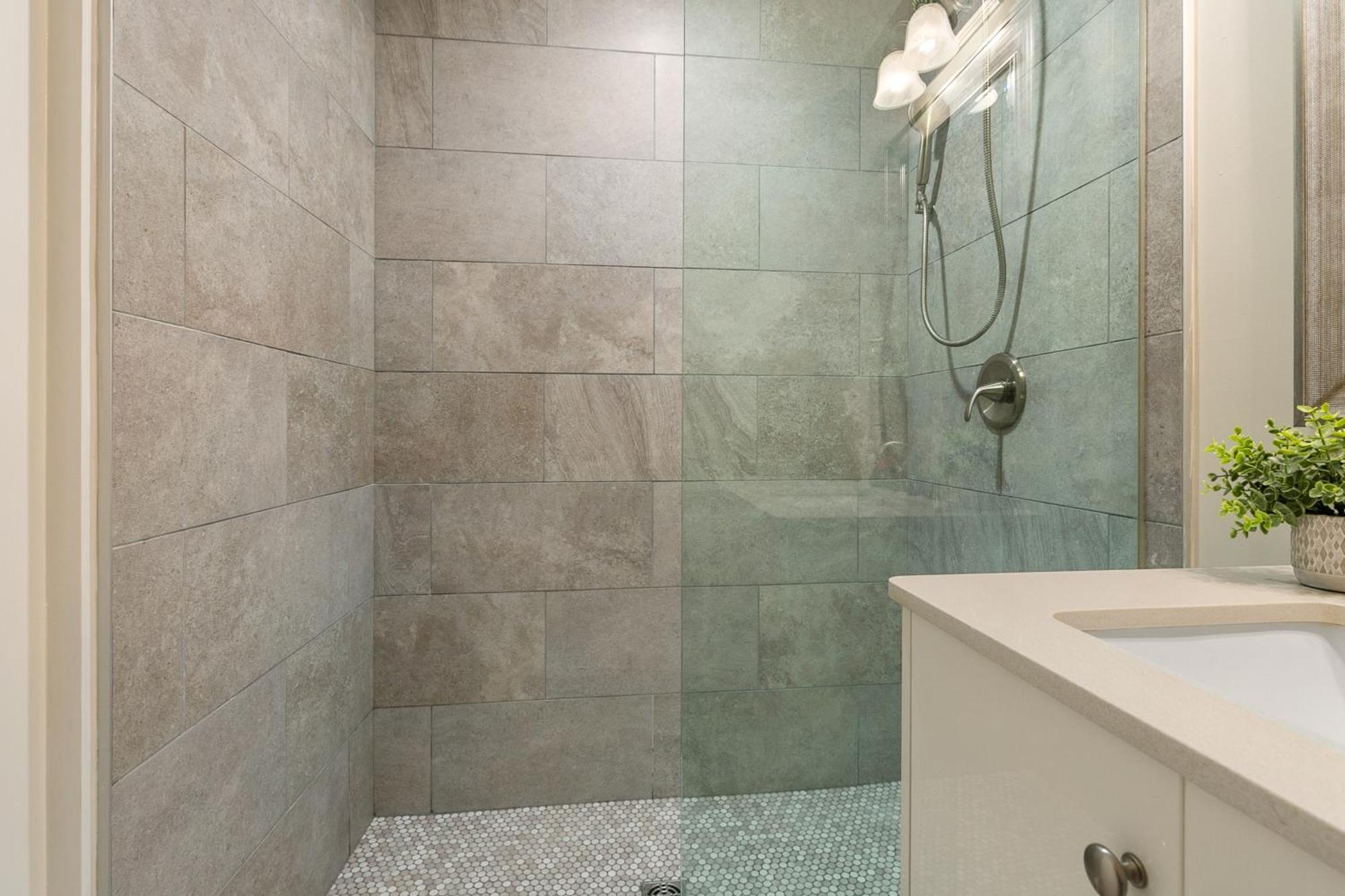 Apartment Nola Charm - Luxury 4-bed Retreat Steps From French Quarter *