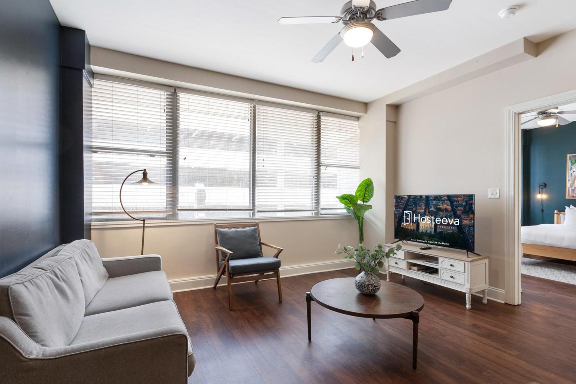 Spacious Modern Near French Quarter Apartment *