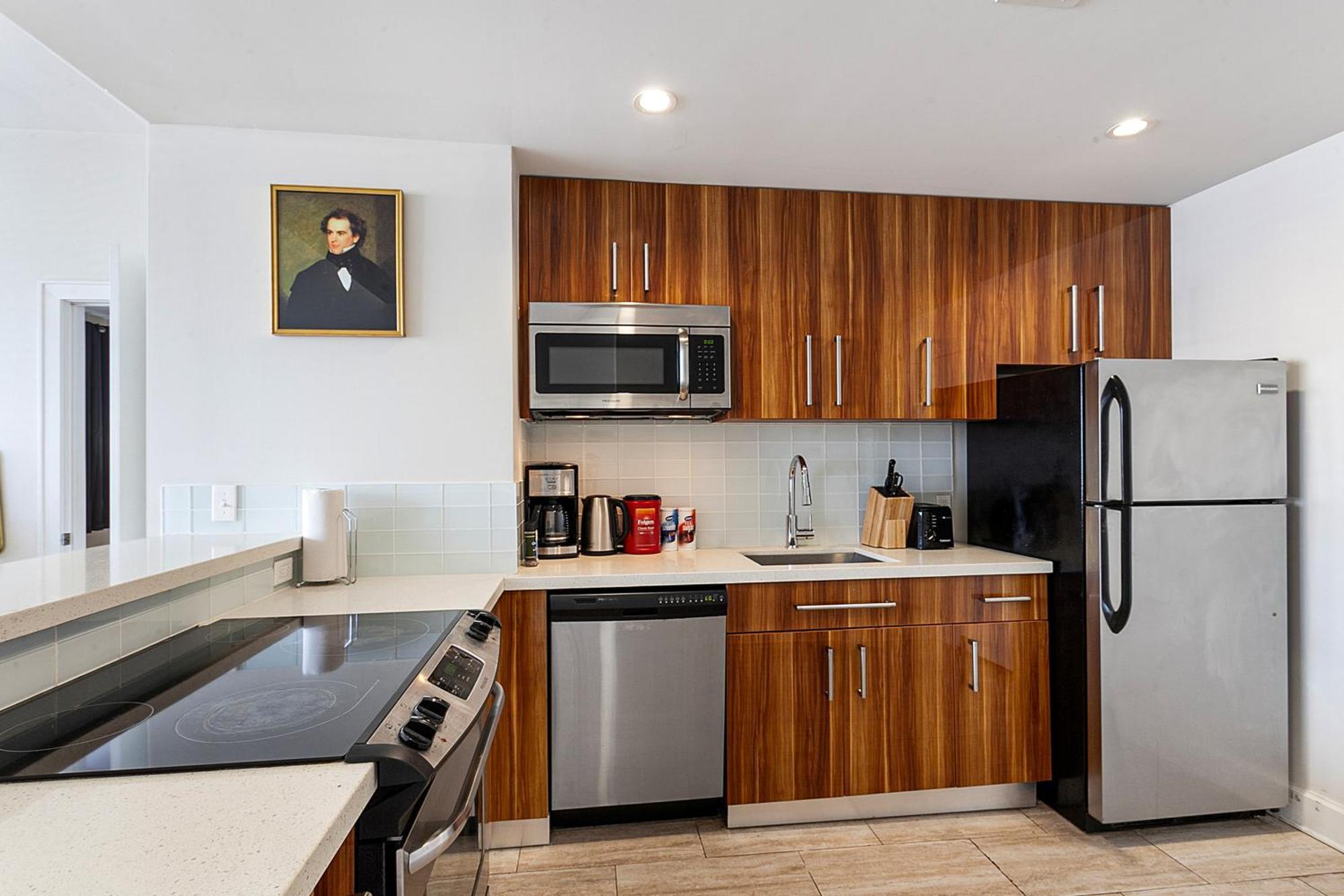 Apartment Spacious Modern Near French Quarter