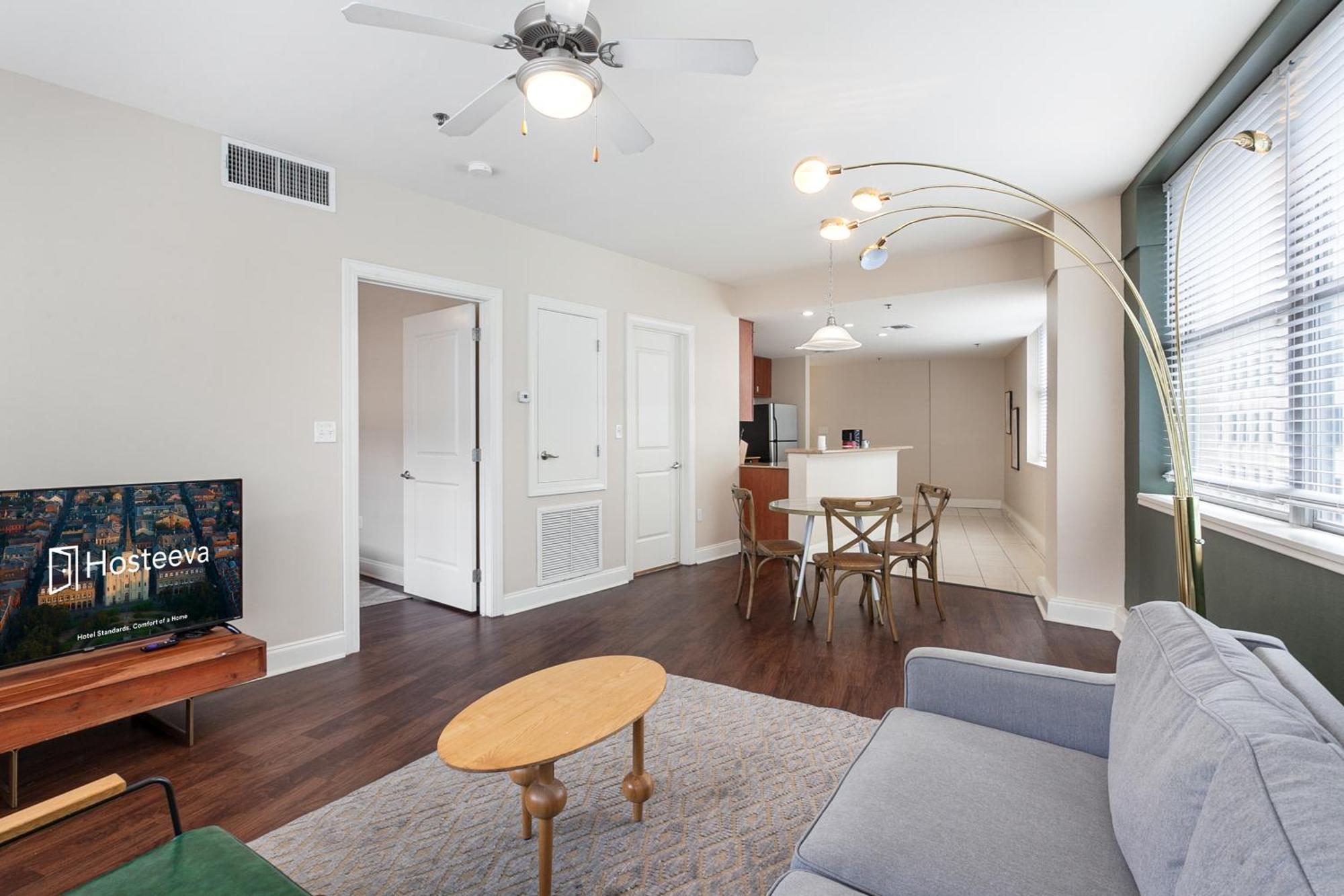 Spacious Modern Near French Quarter