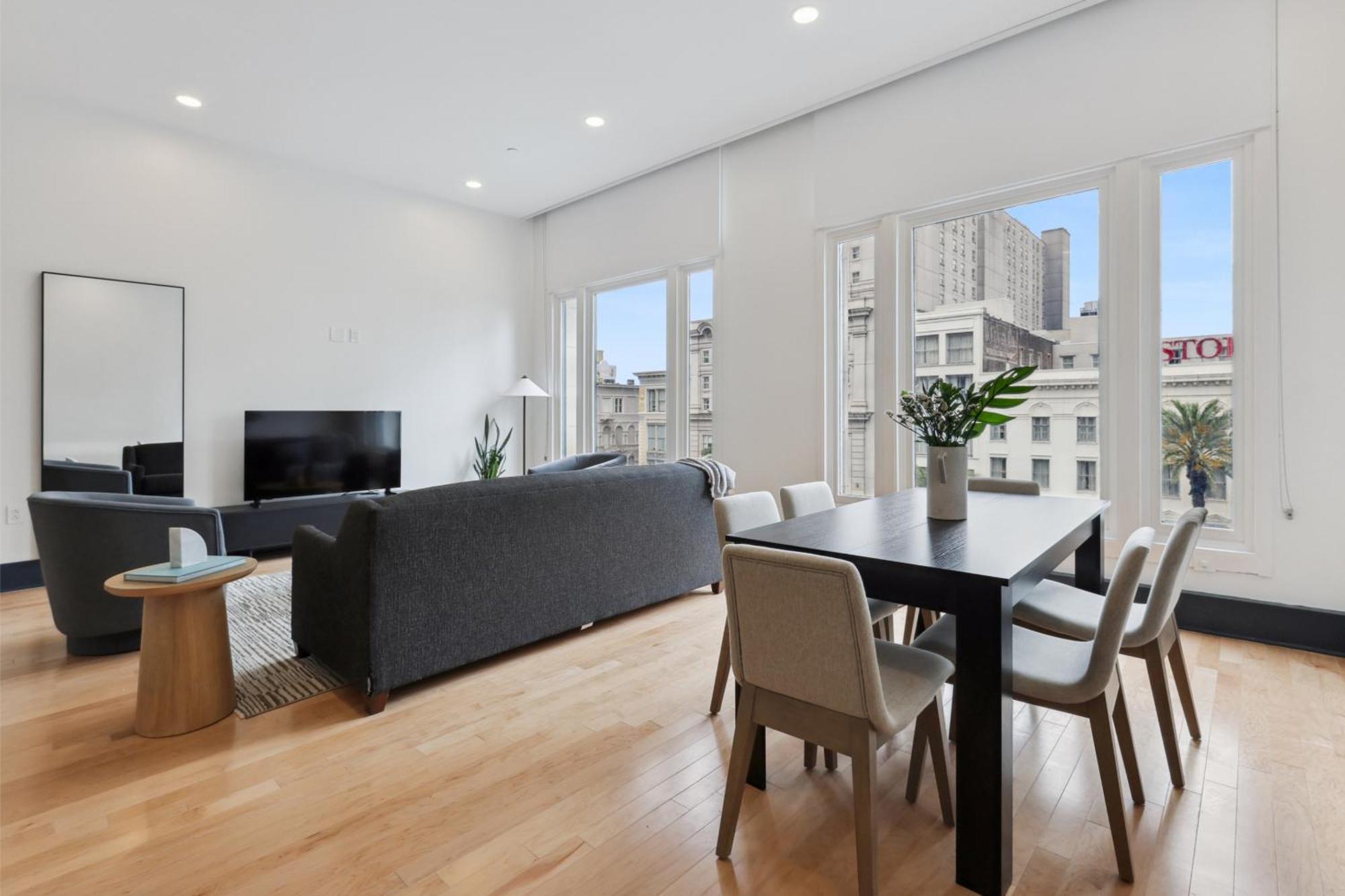 Roami At 714 Canal Apartment