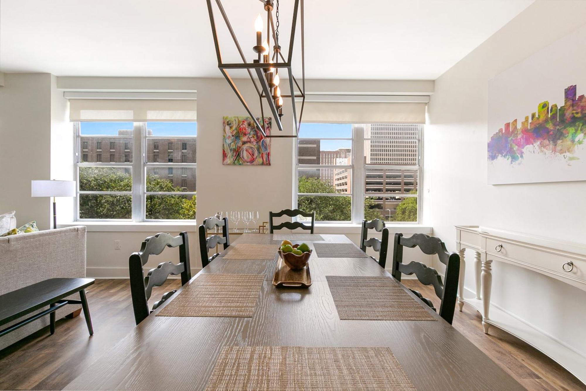 Modern & Fully Furnished In The Heart Of The Apartment