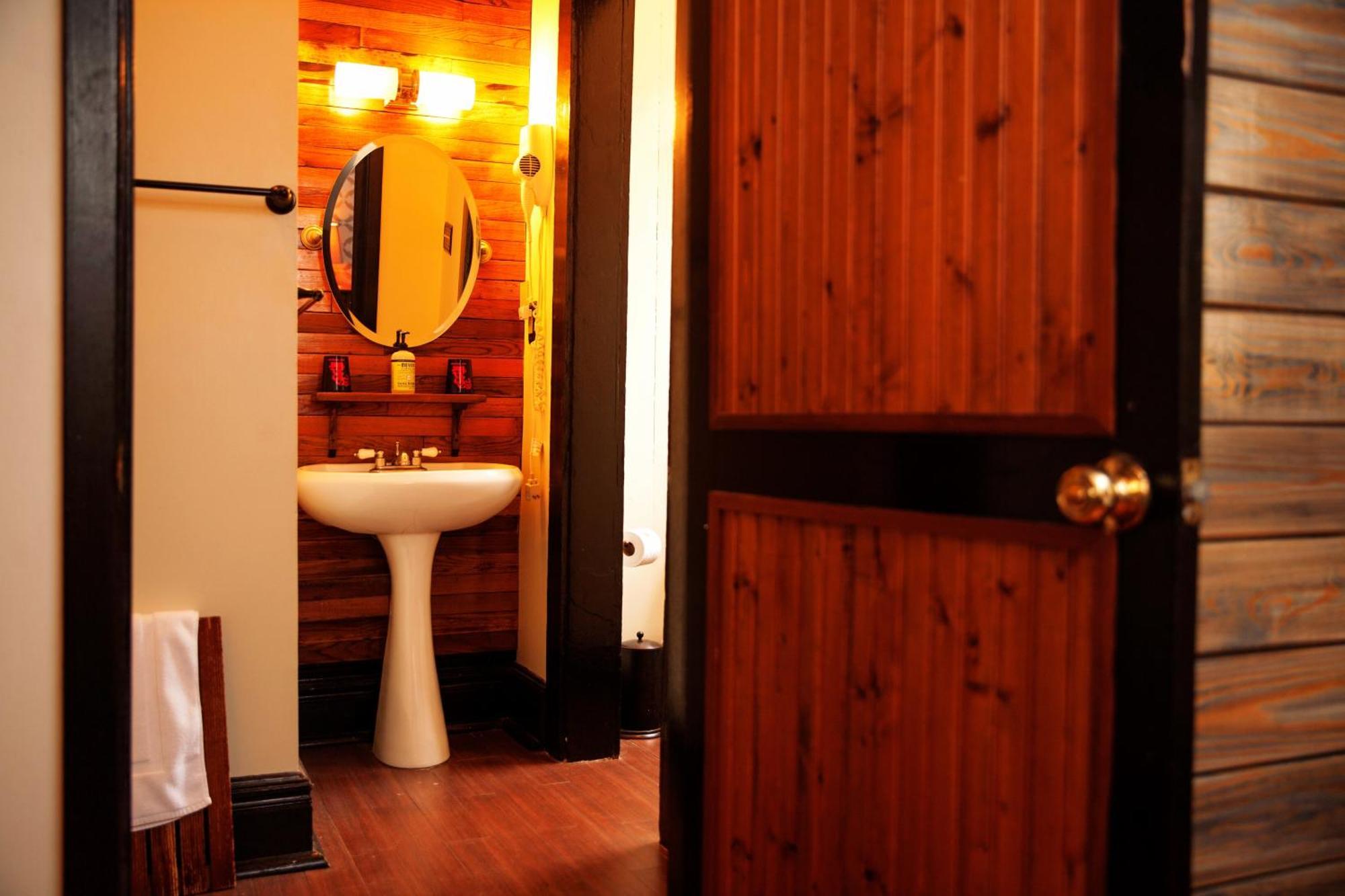 Royal Street Inn & Bar 3*