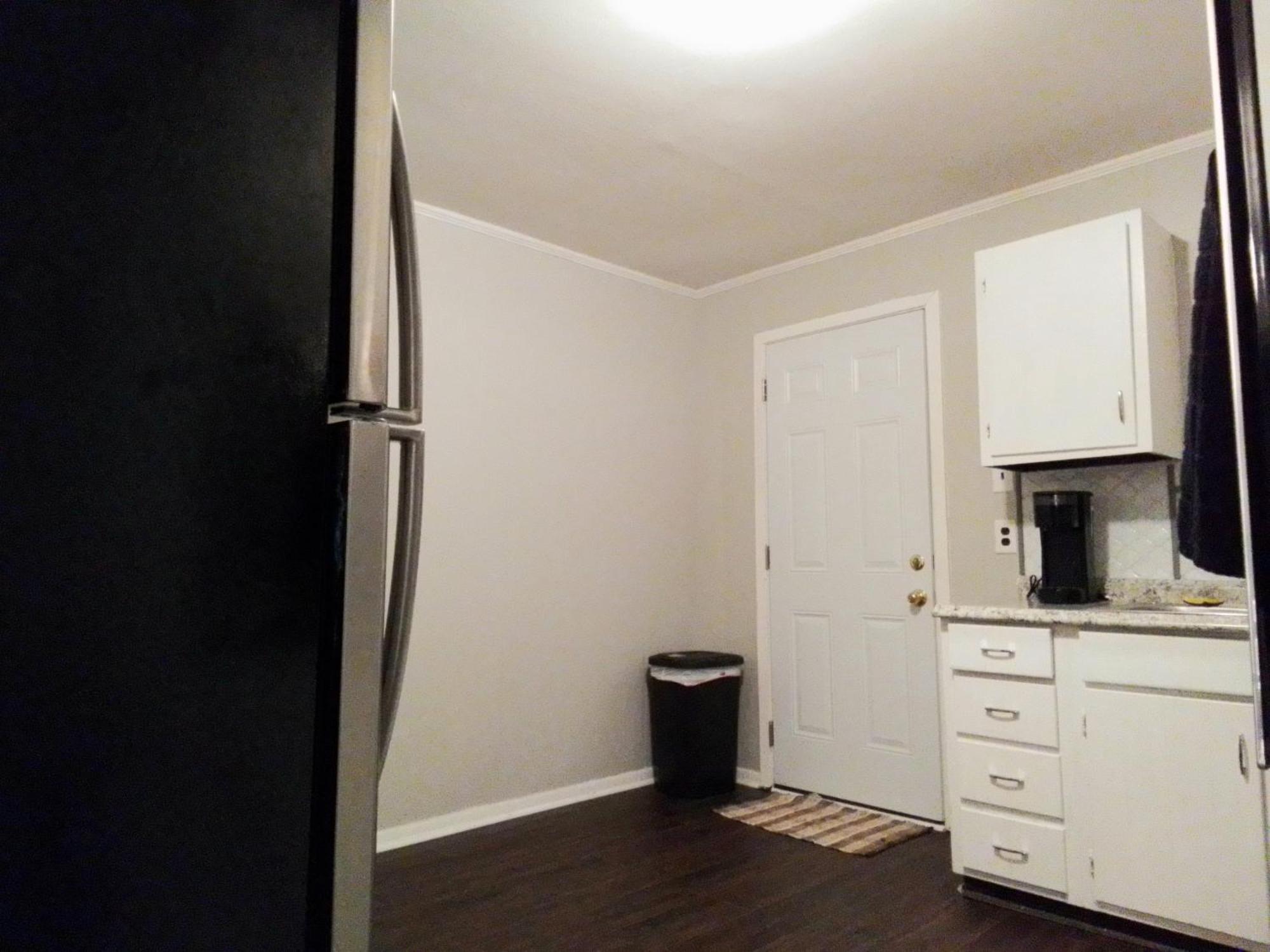 Cheeful, 2bed X 1bath Brick House *