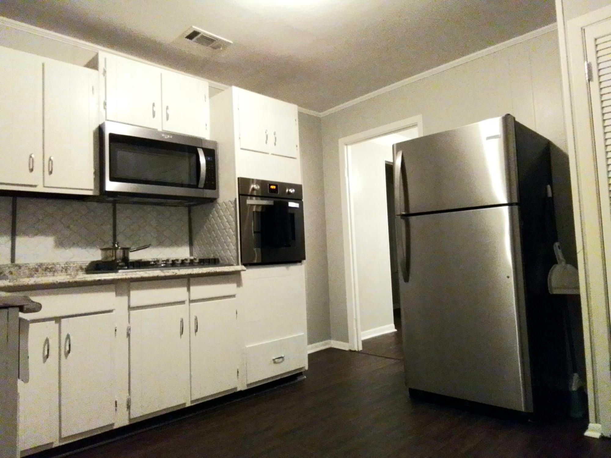 Cheeful, 2bed X 1bath Brick House *