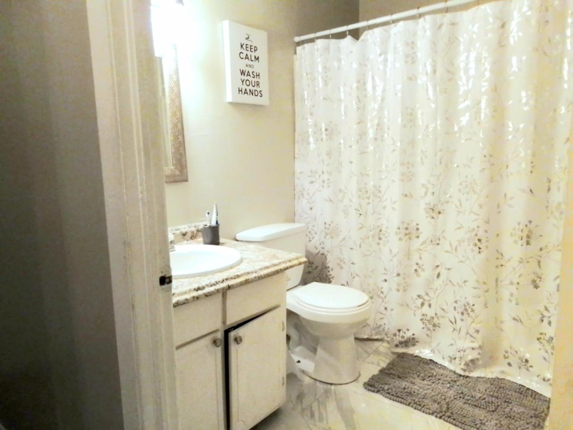 Cheeful, 2bed X 1bath Brick House *