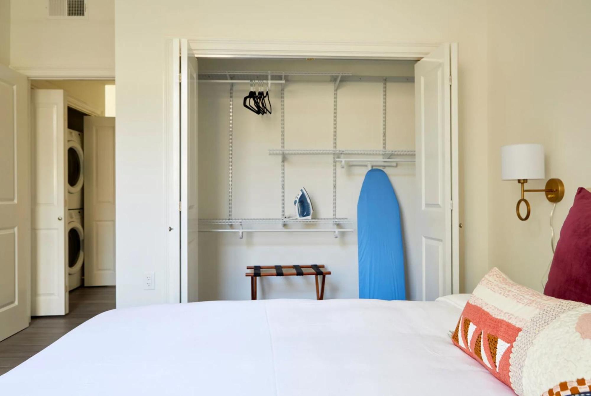 Apartment Roami At St. Charles