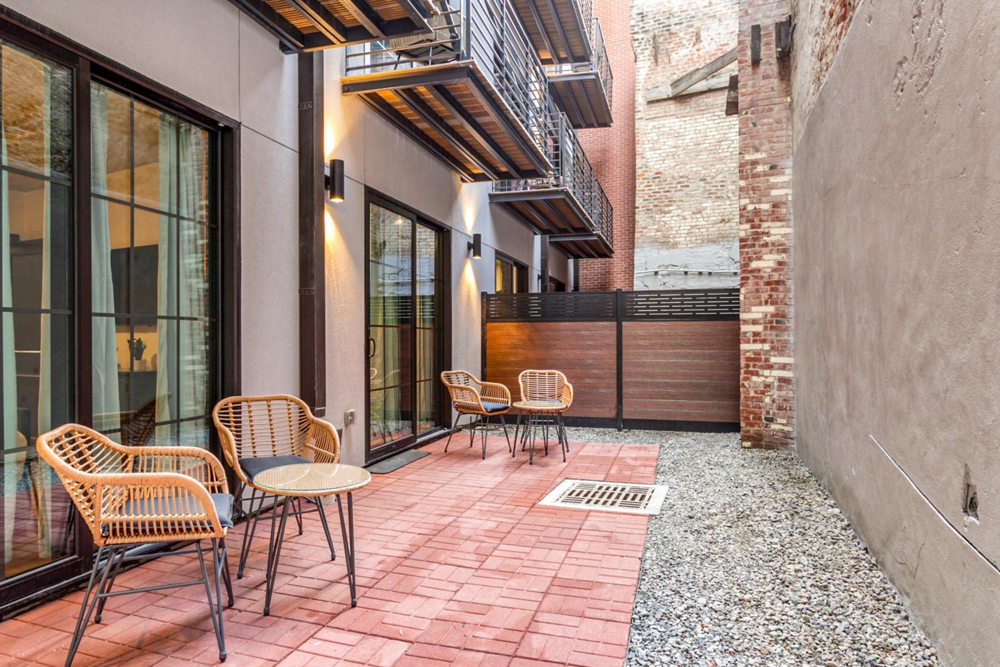The Pelican By Hosteeva Apartment *