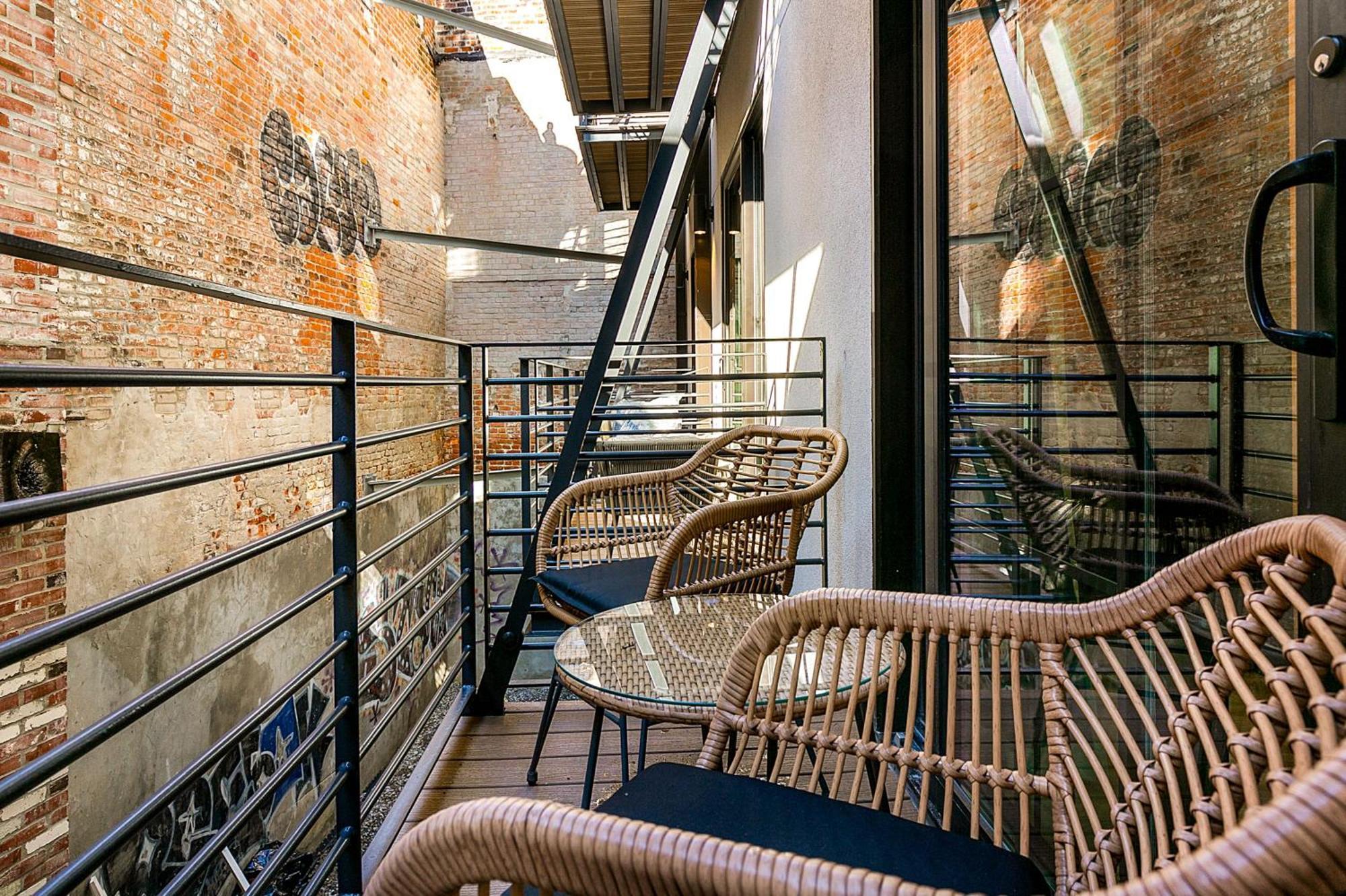 The Pelican By Hosteeva Apartment *