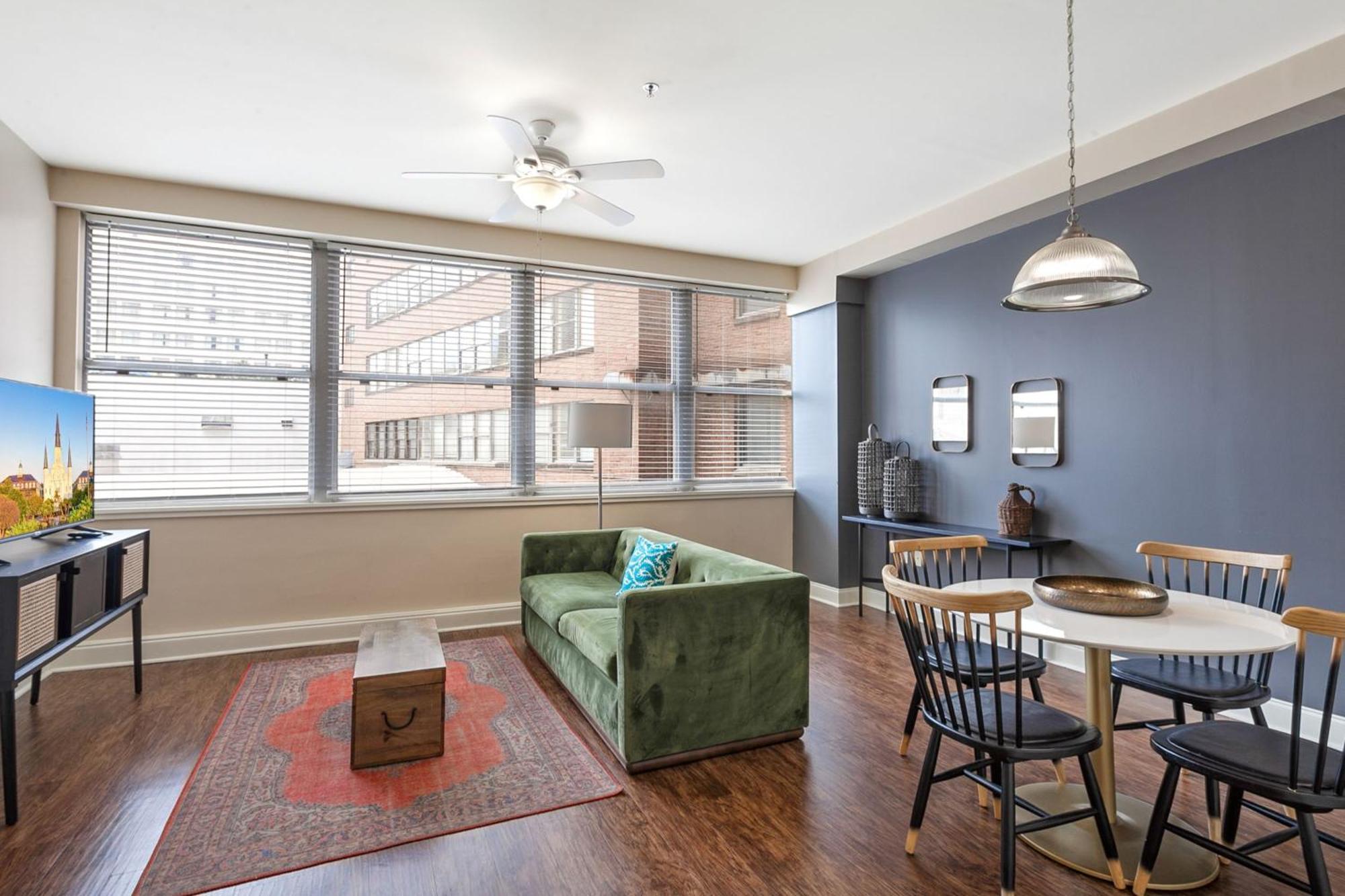 Apartment Spacious Modern Near French Quarter