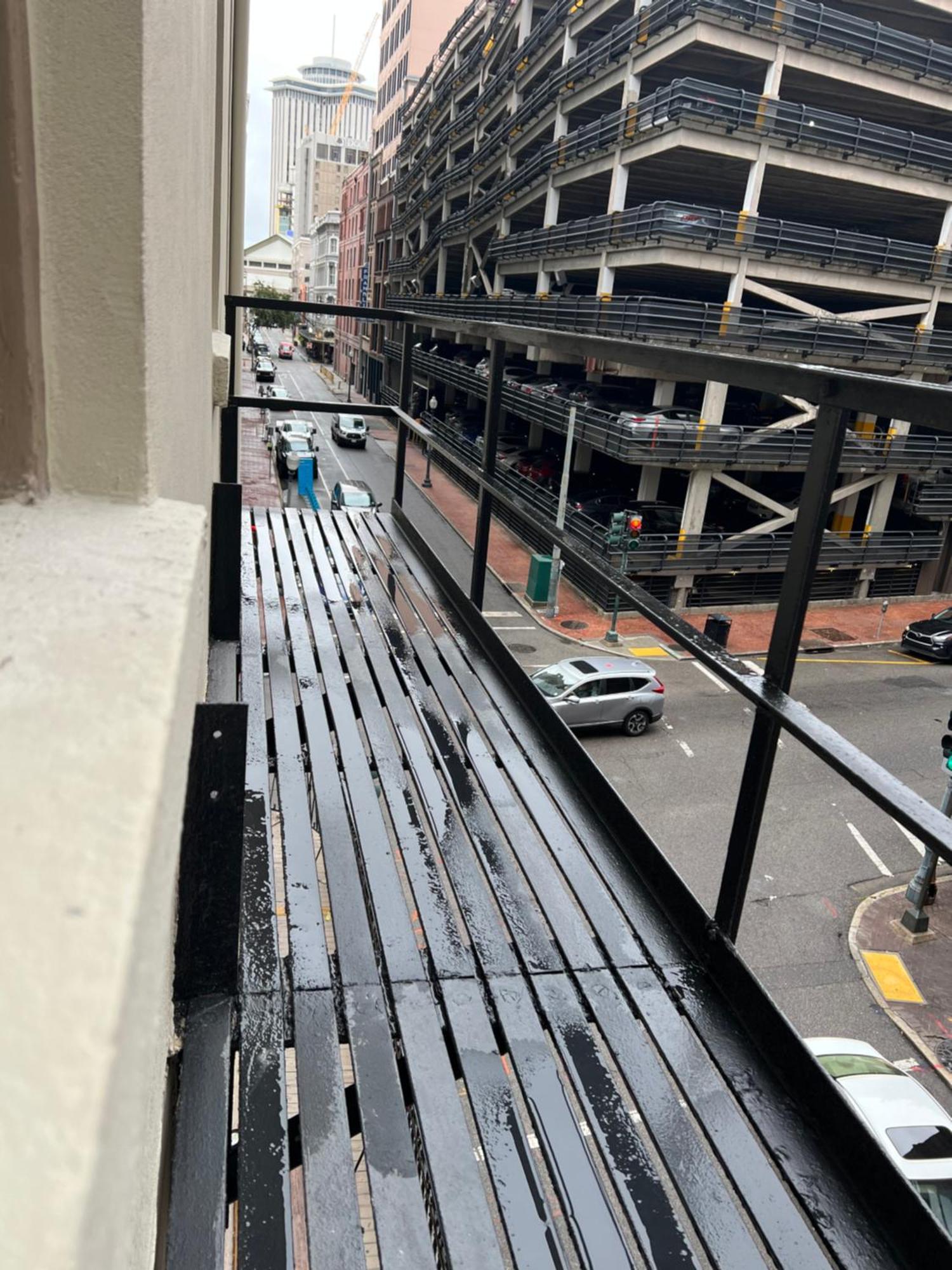 Entire W/ Party Rooftop - A Block Away From Parades