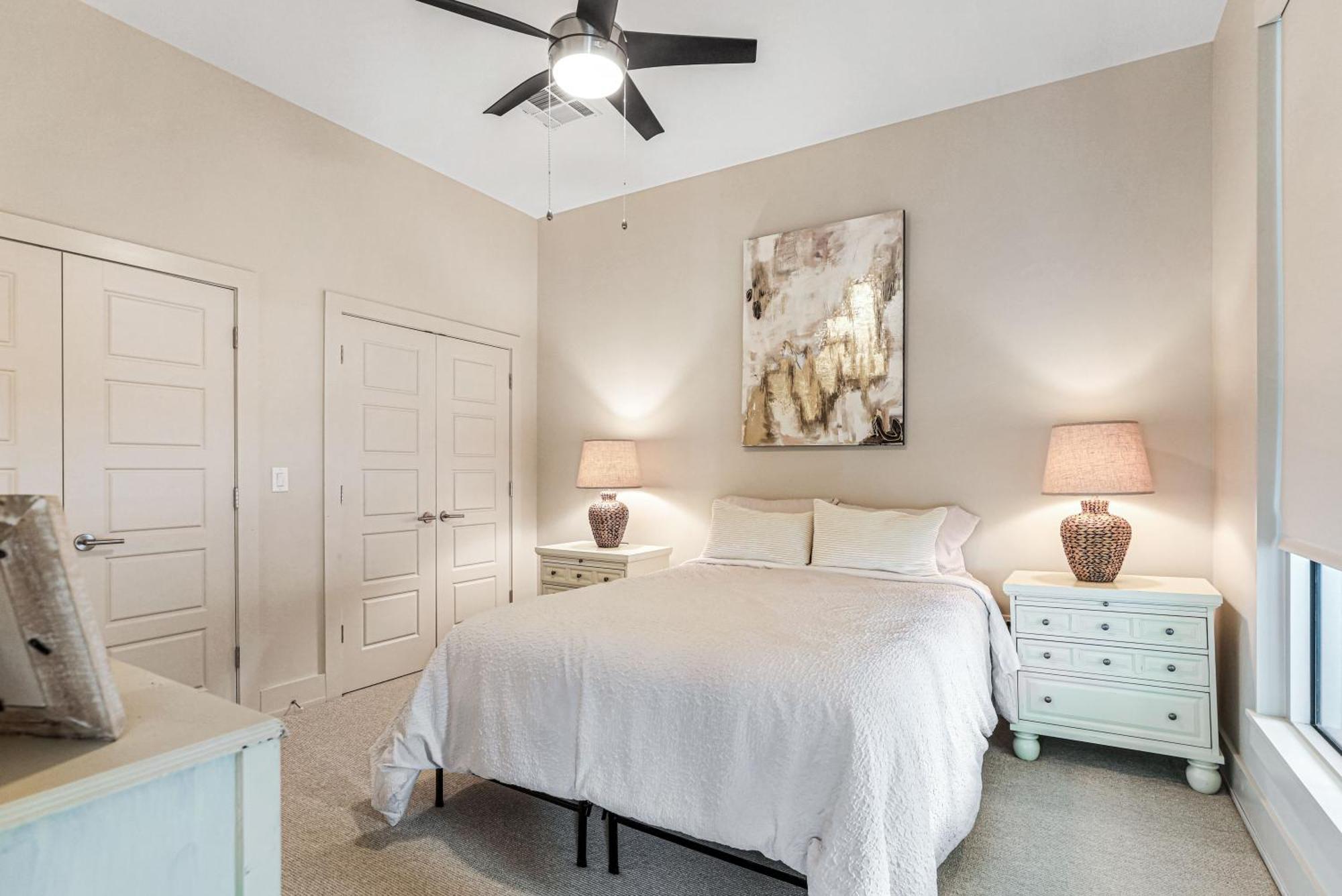 California Building By Hosteeva Apartment