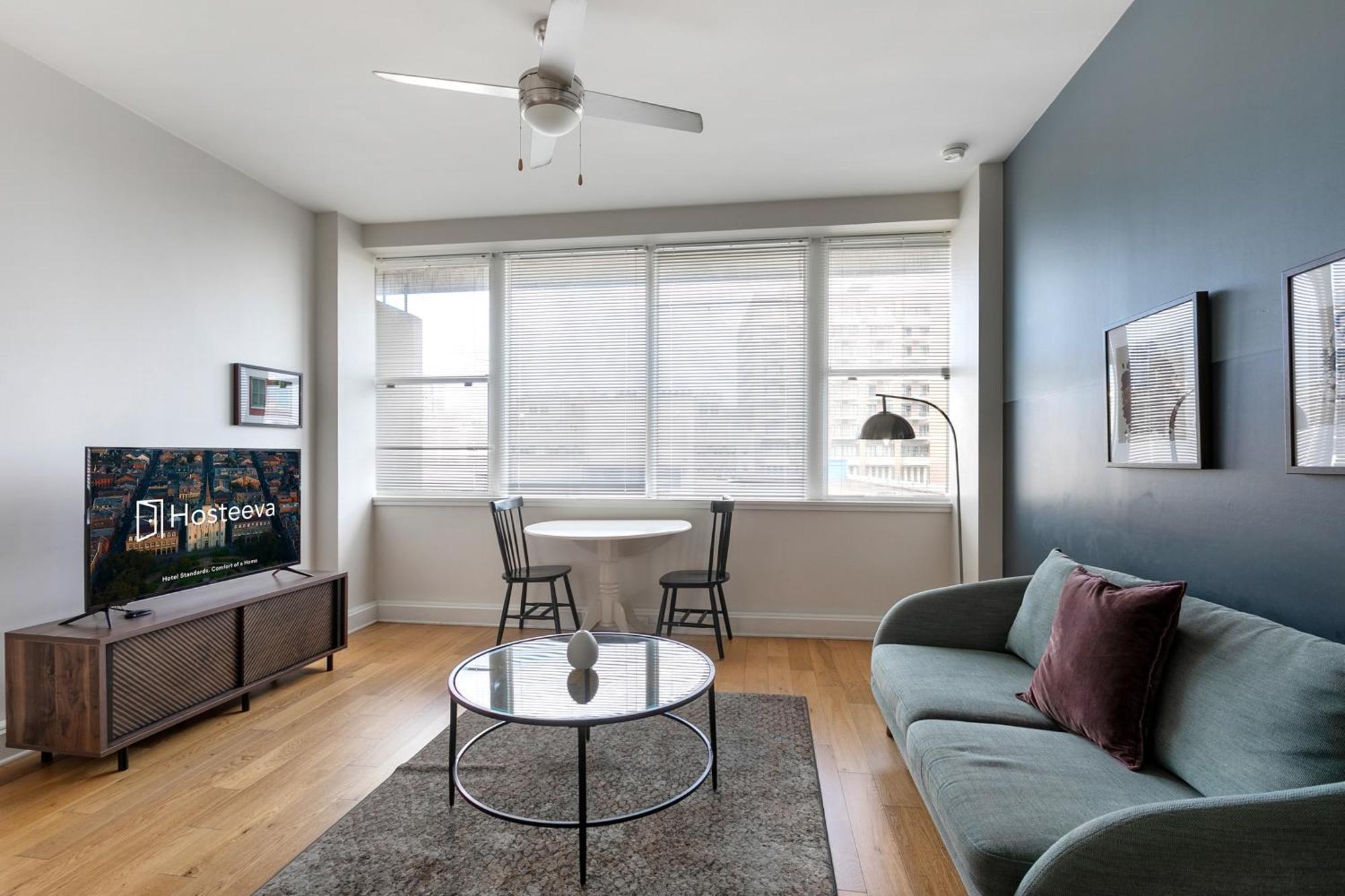 Spacious Modern Near French Quarter