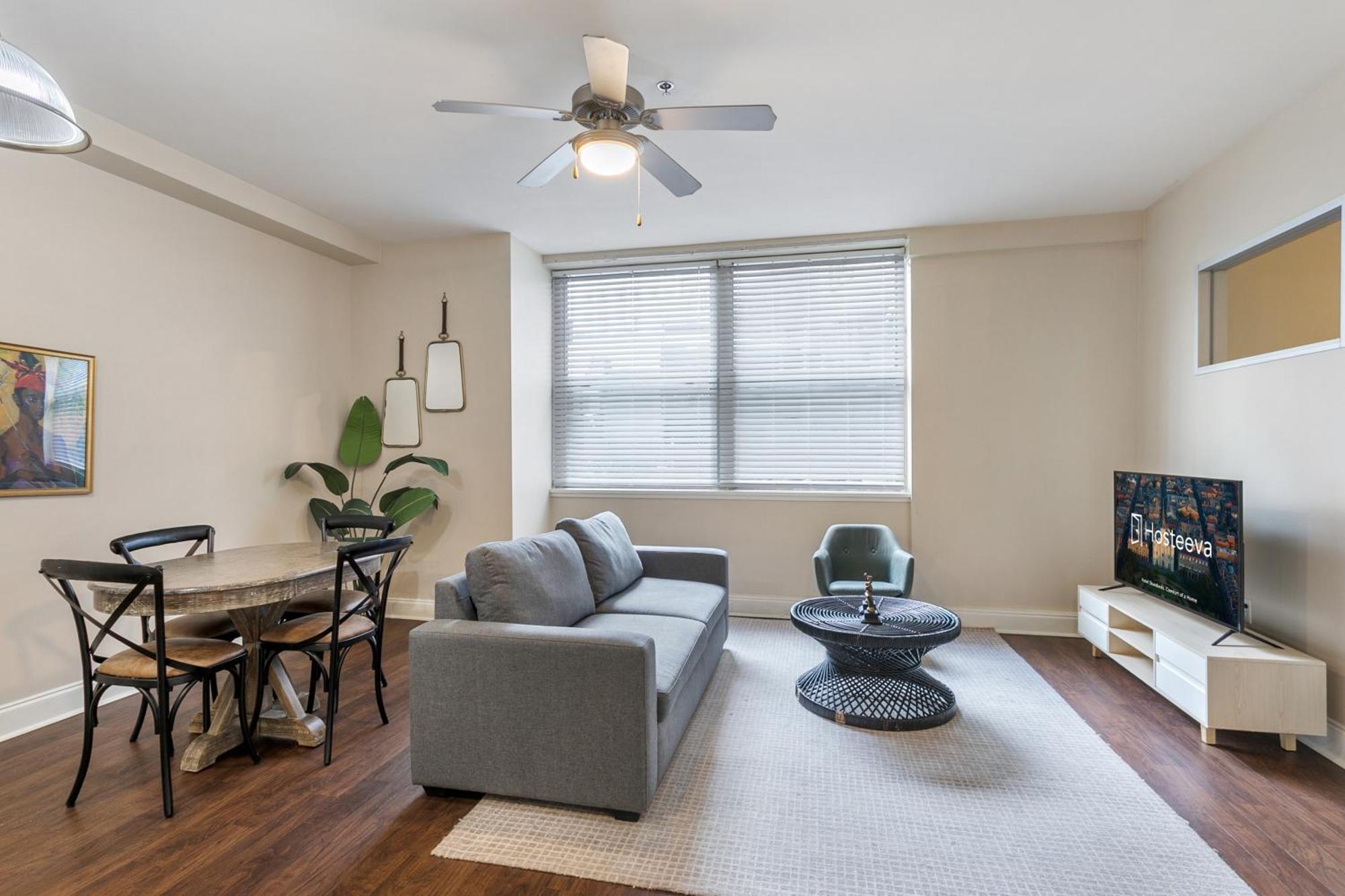 Spacious Modern Near French Quarter