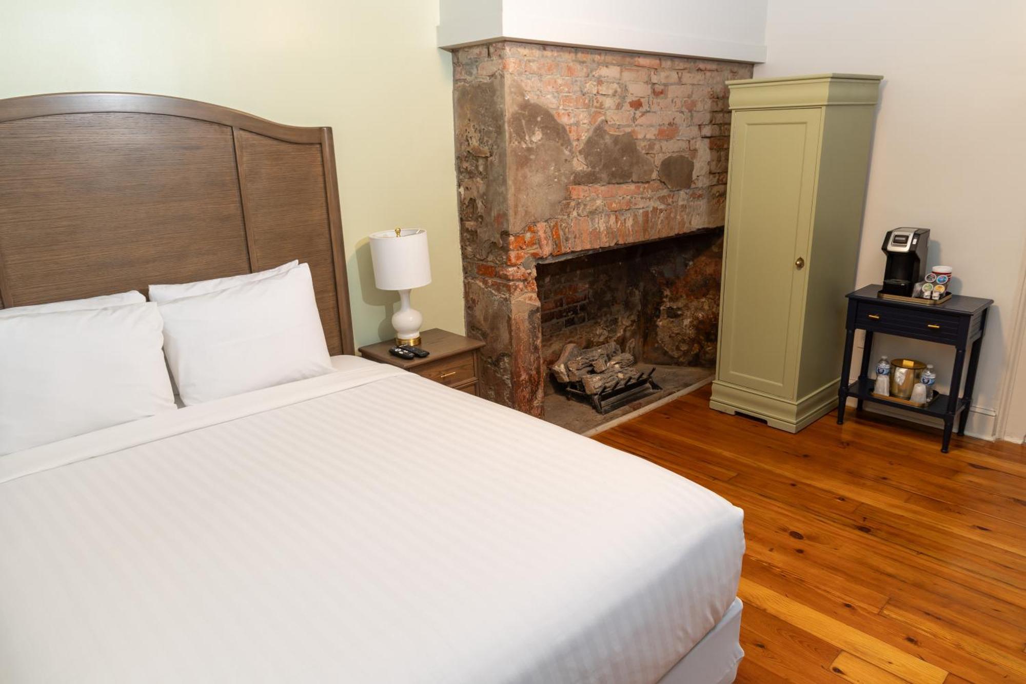 On St. Ann, A French Quarter 3*