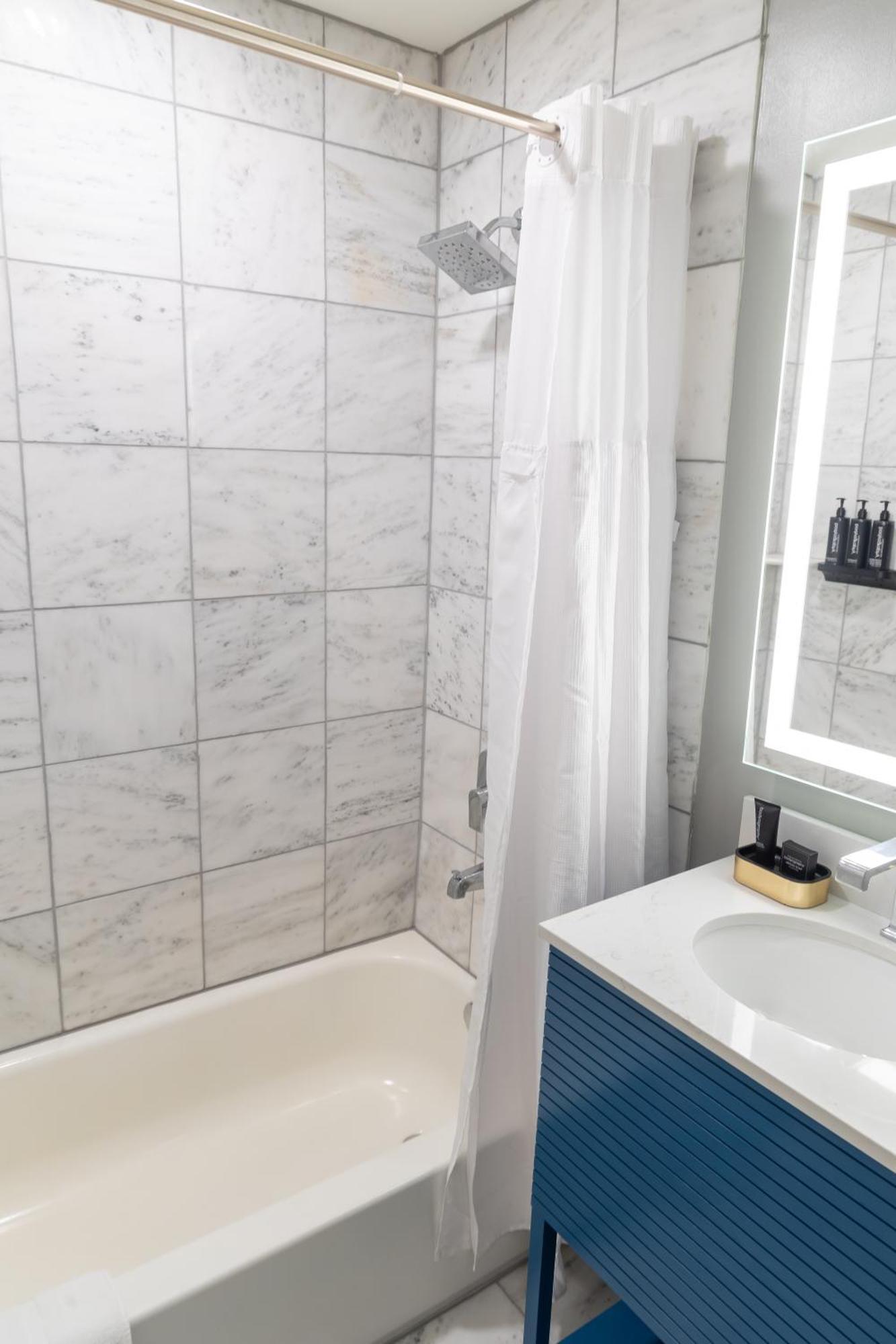 Inn On St. Ann, A French Quarter 3*