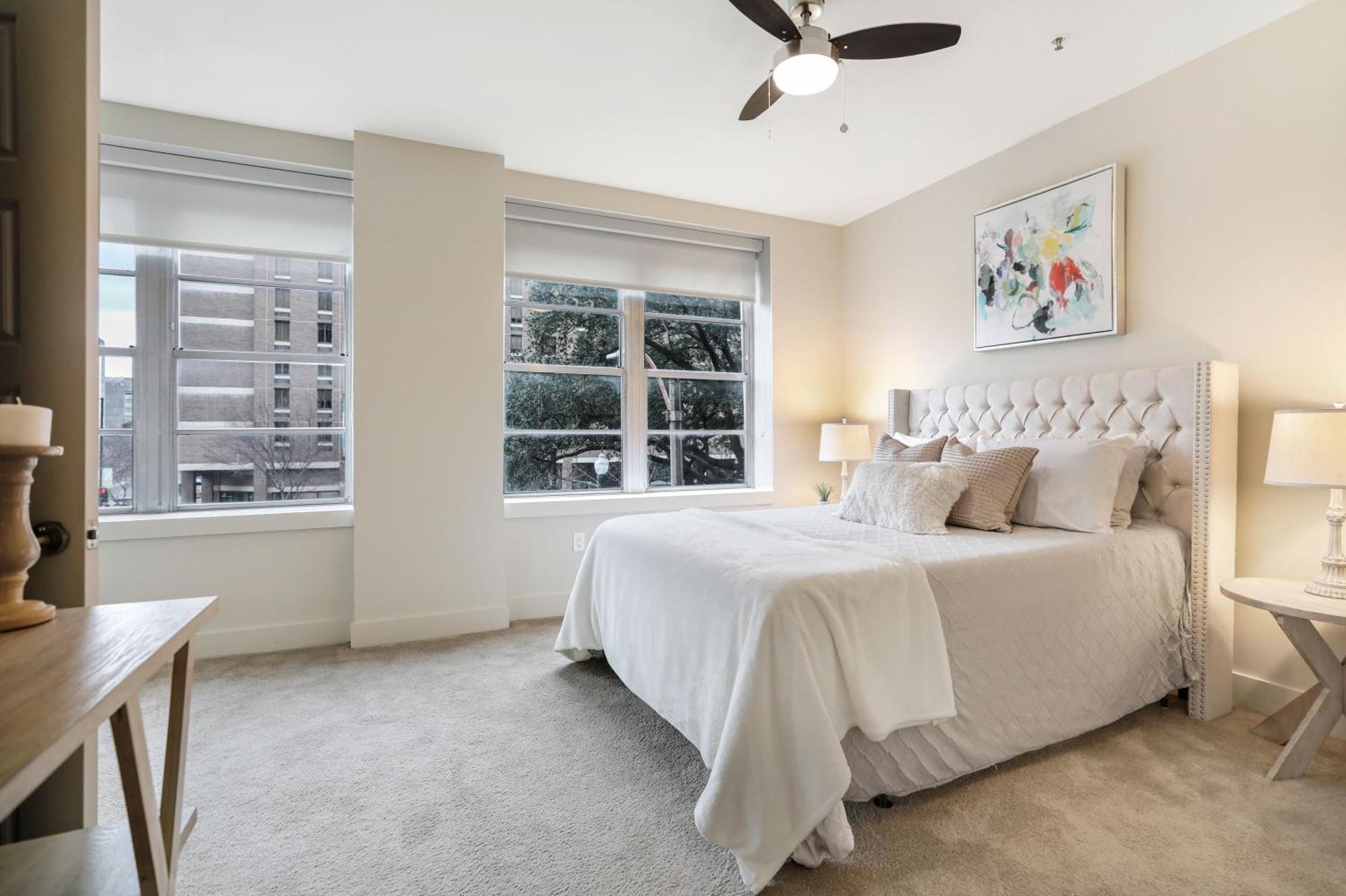 2br Spacious Downtown Apartment