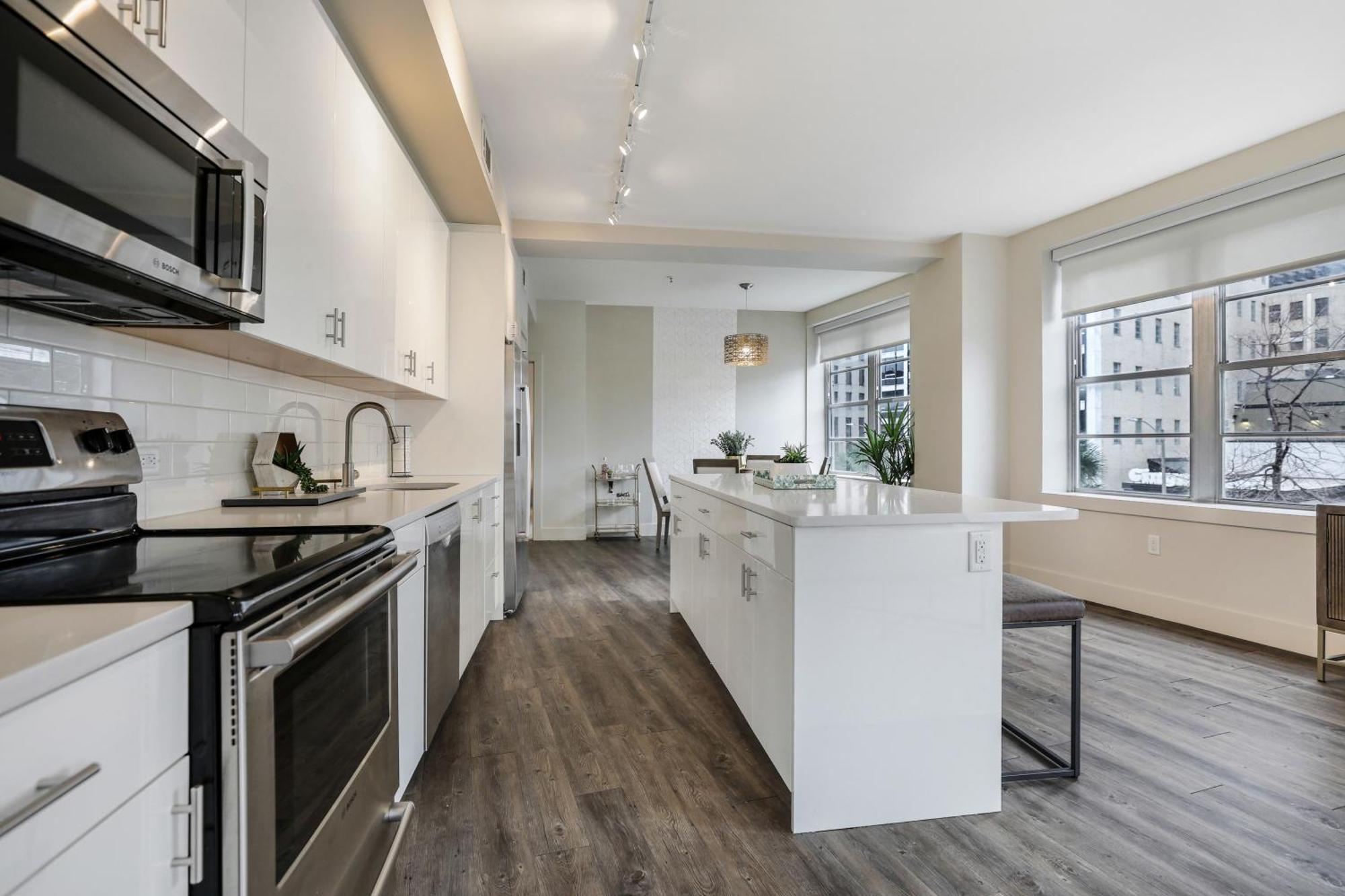 Apartment 2br Spacious Downtown *