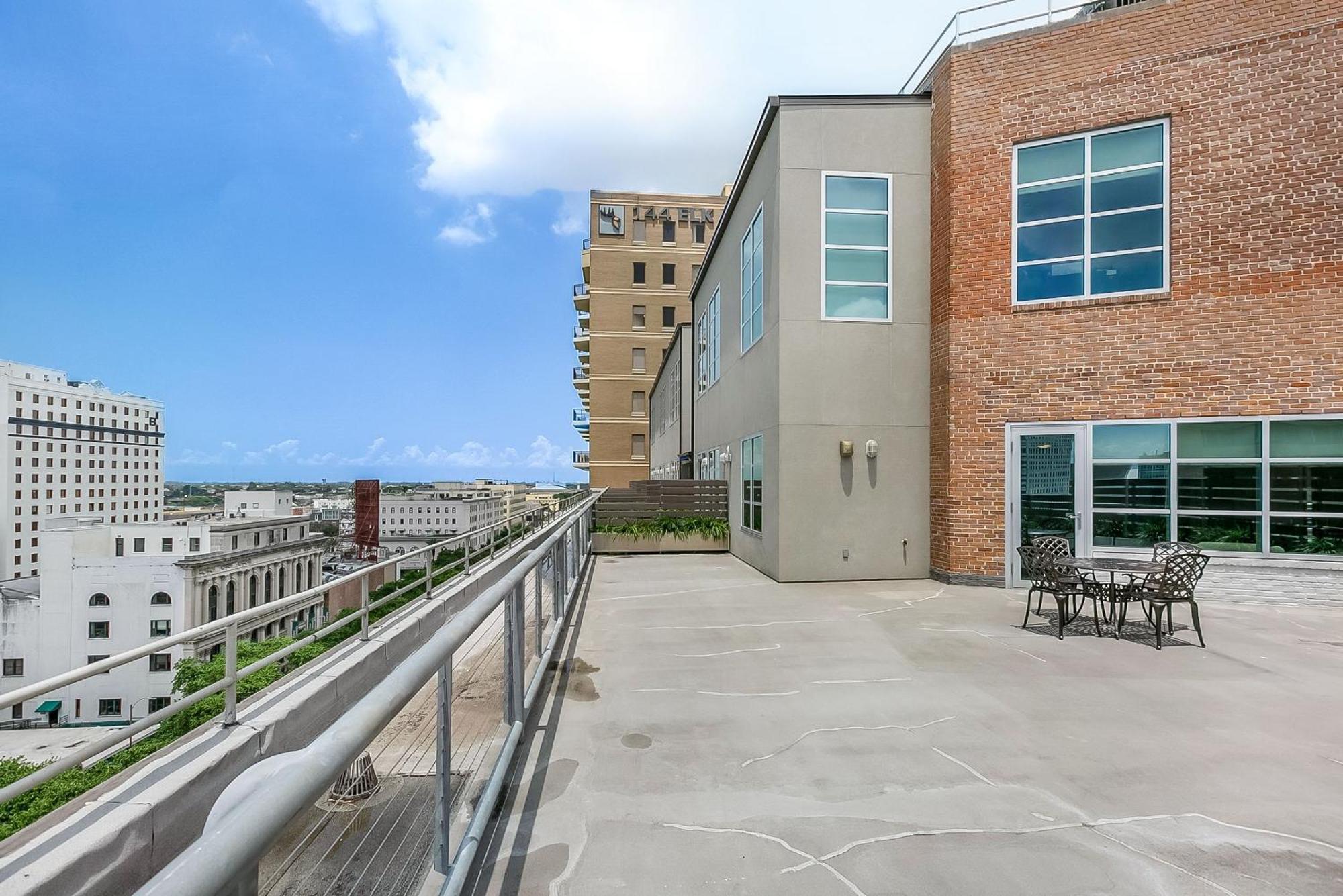 Apartment 2br Spacious Downtown