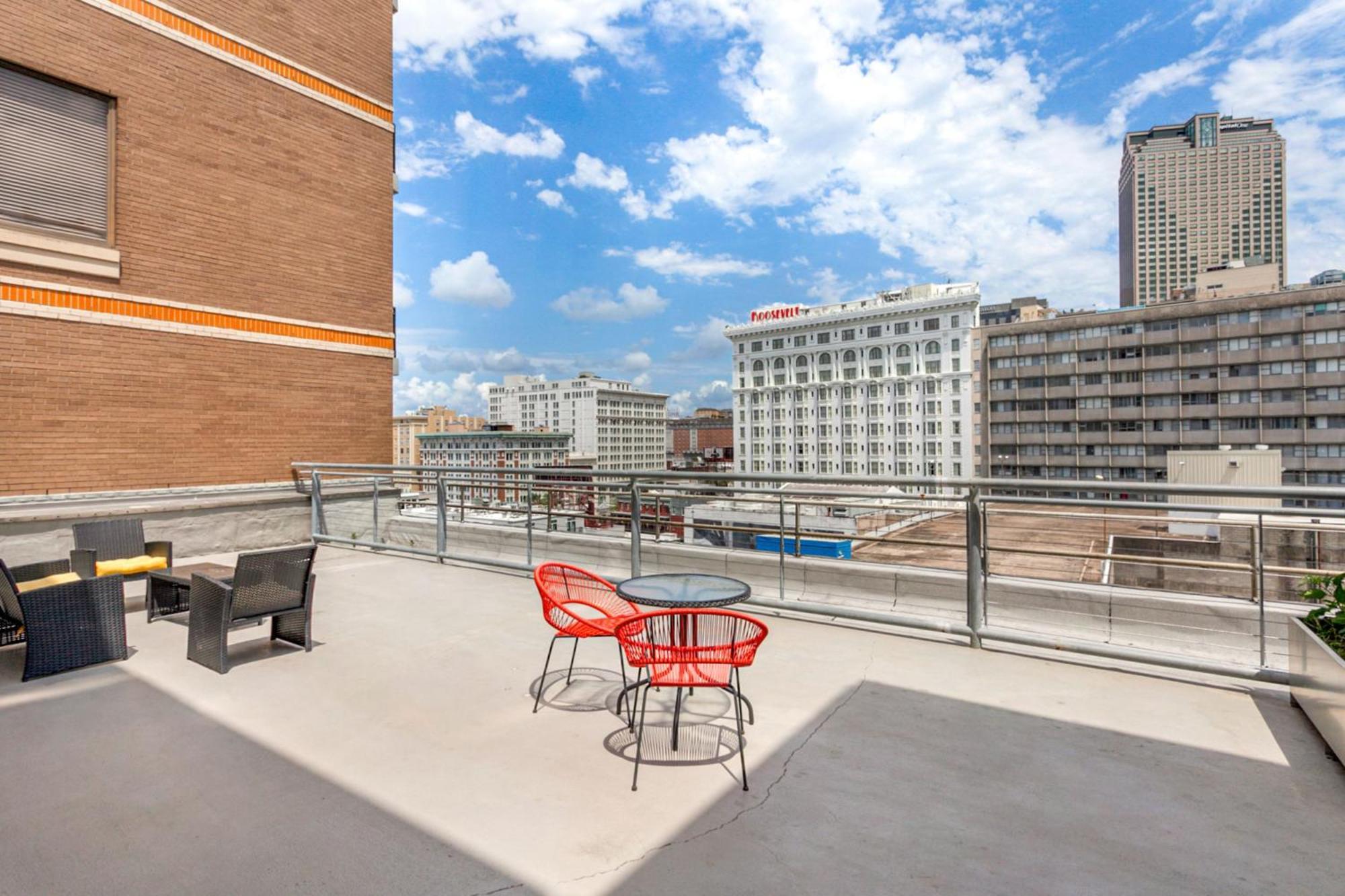 Apartment 2br Spacious Downtown *