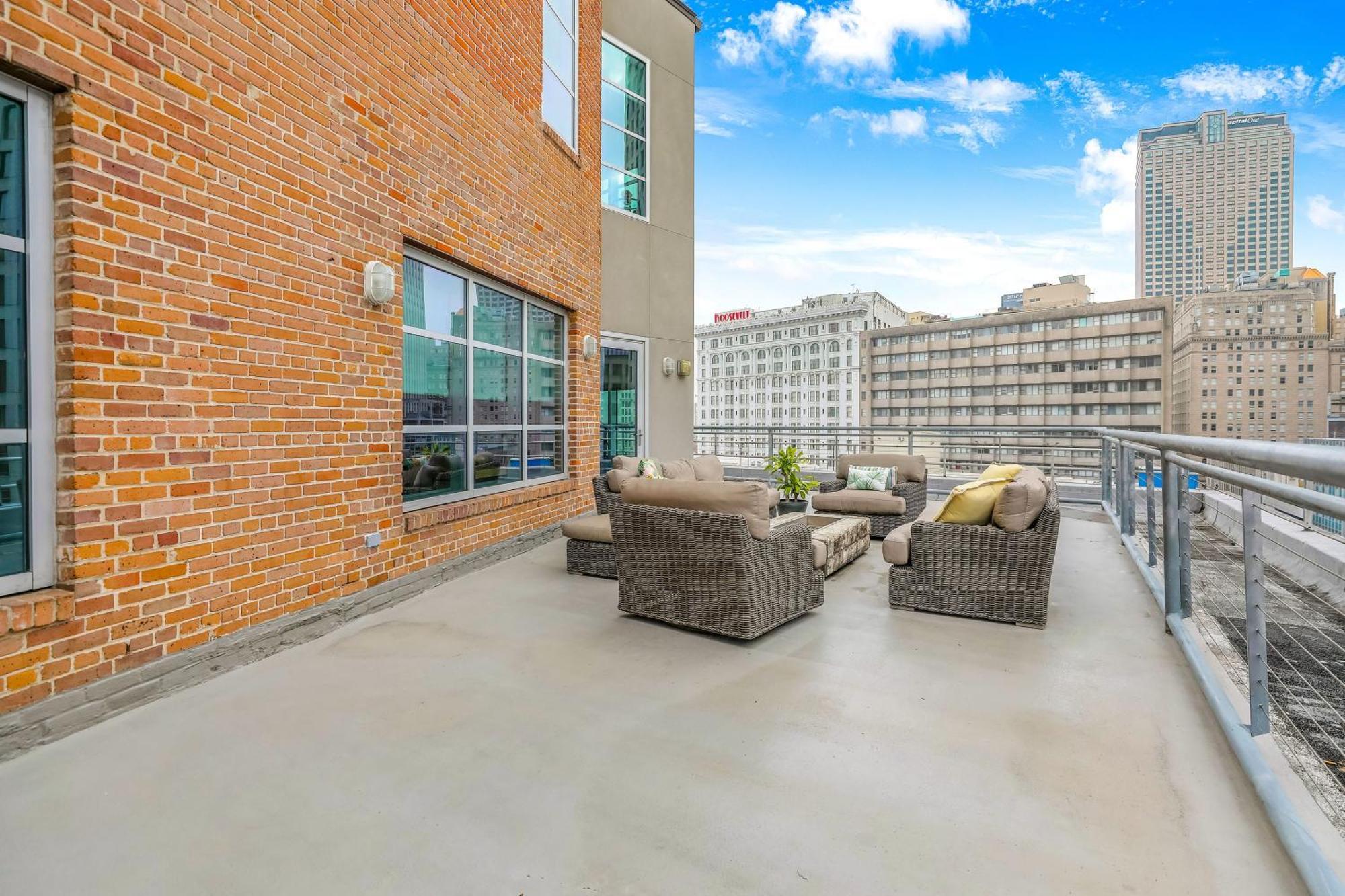 Apartment 2br Spacious Downtown New Orleans