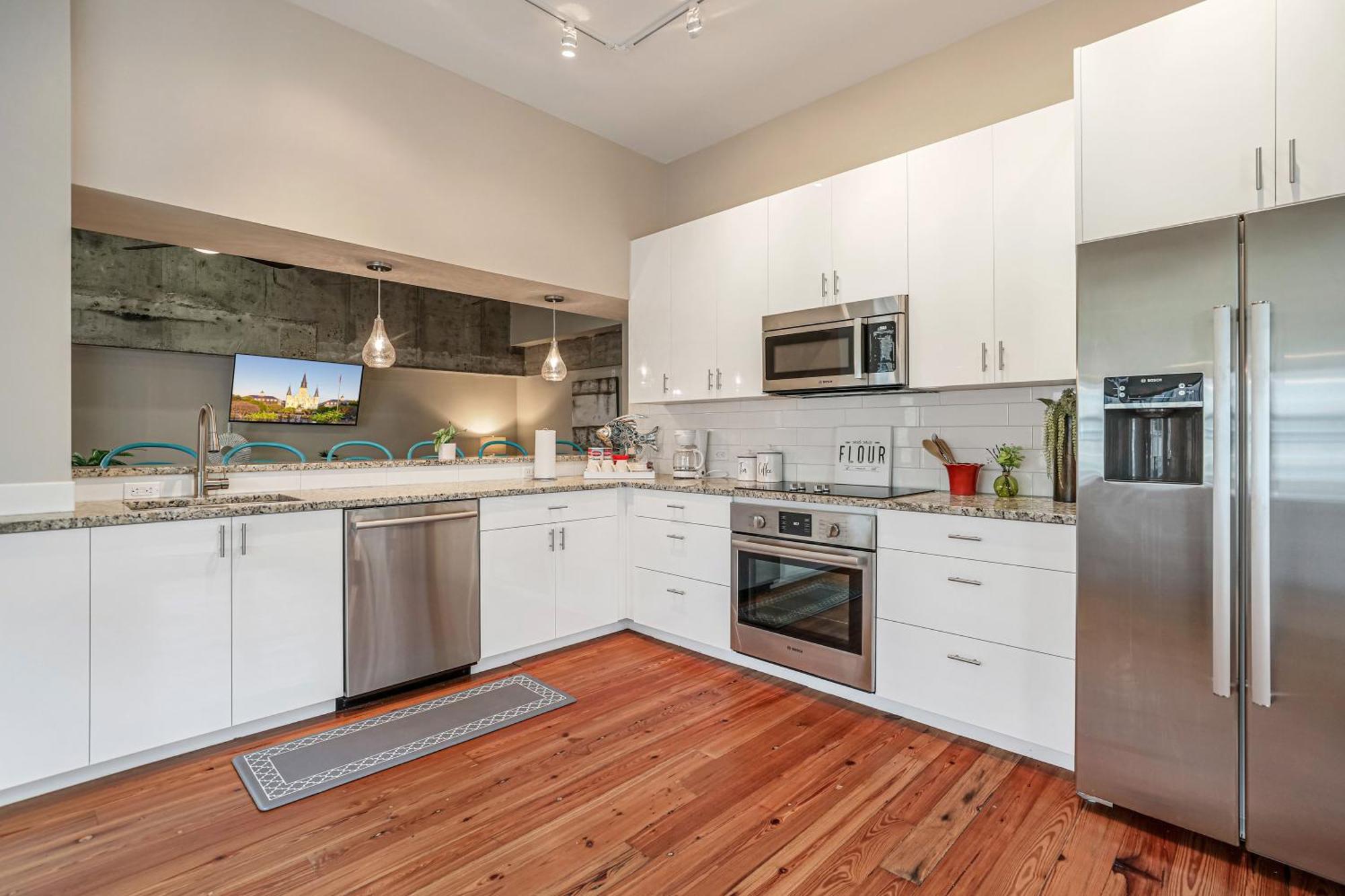 2br Spacious Downtown