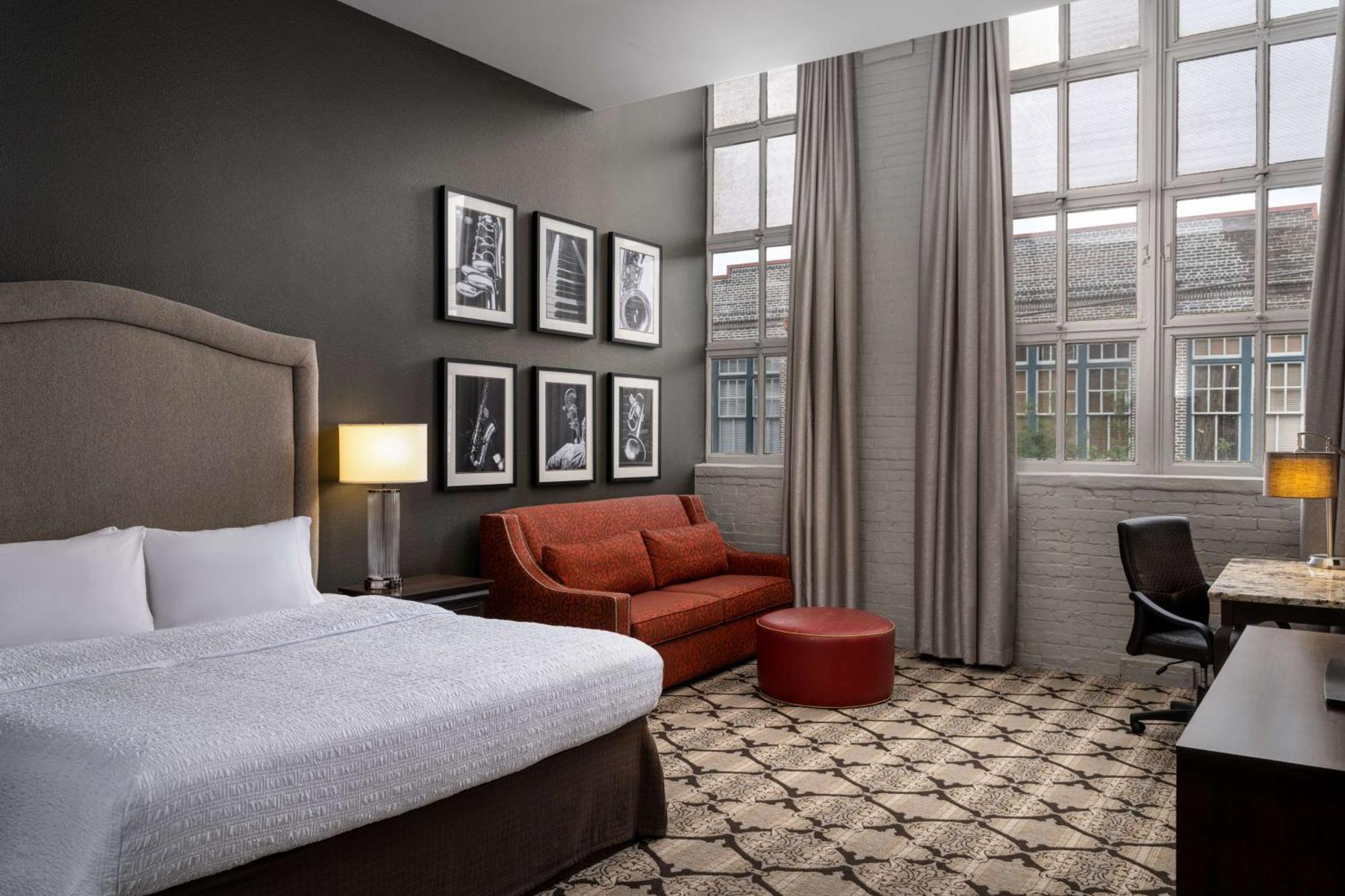 Hotel Hampton And Convention Center