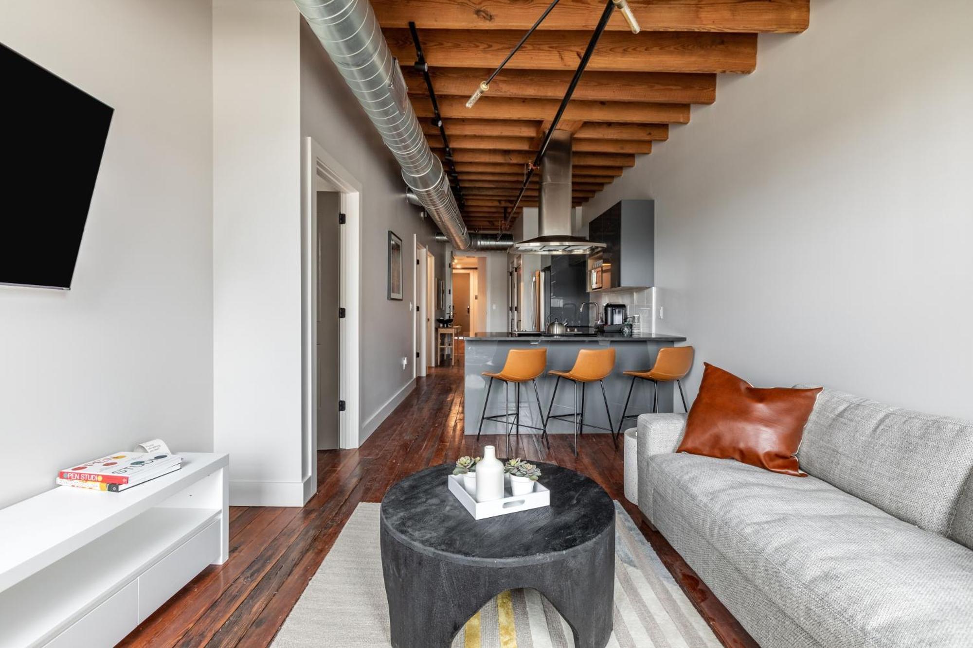 Ironworks Building Apartment *
